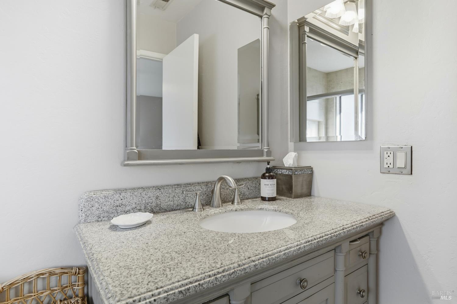 Detail Gallery Image 34 of 39 For 117 Michele Cir, Novato,  CA 94947 - 4 Beds | 3 Baths