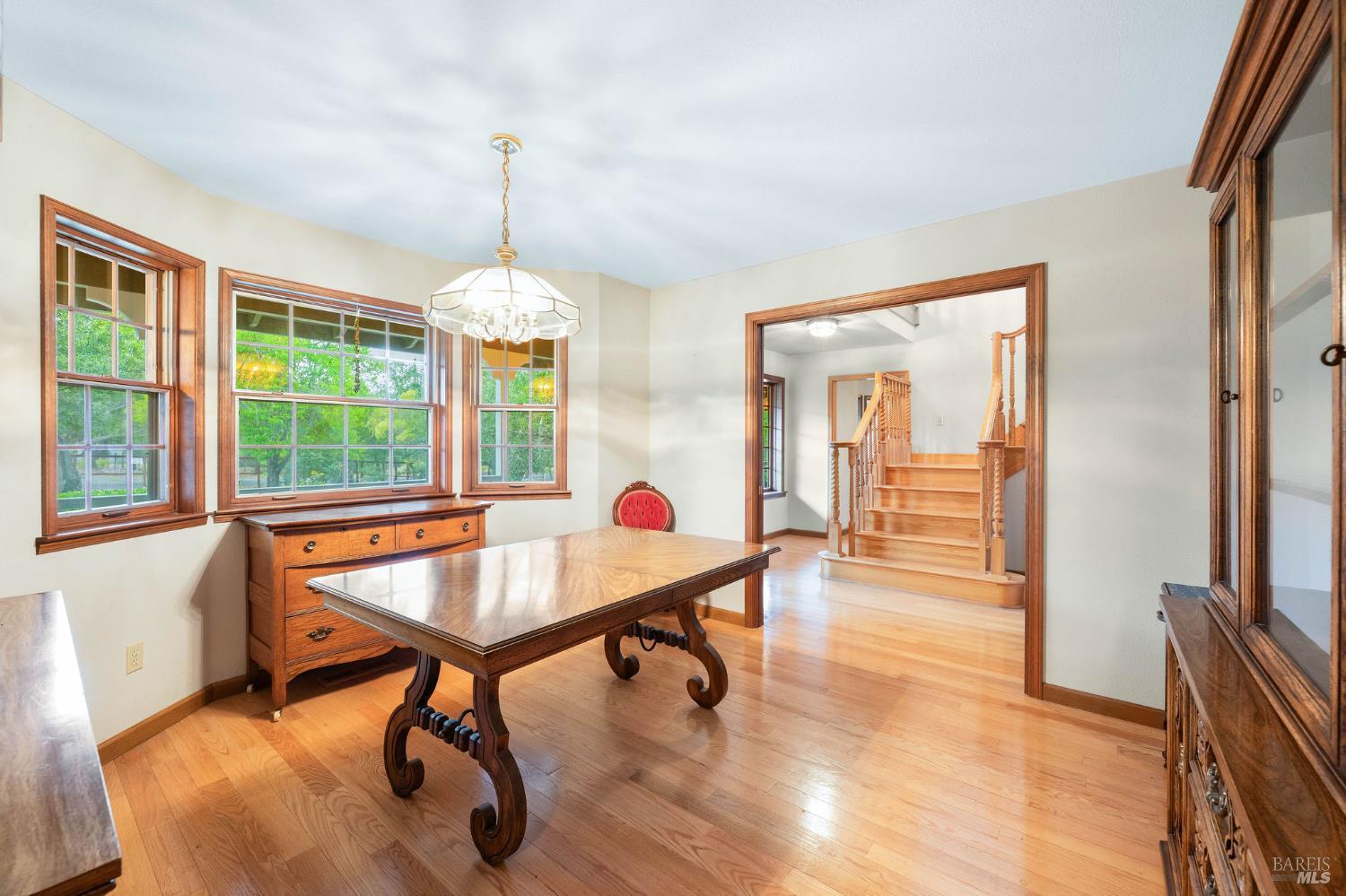 Detail Gallery Image 6 of 50 For 105 Serres Dr, Sonoma,  CA 95476 - 5 Beds | 3/1 Baths