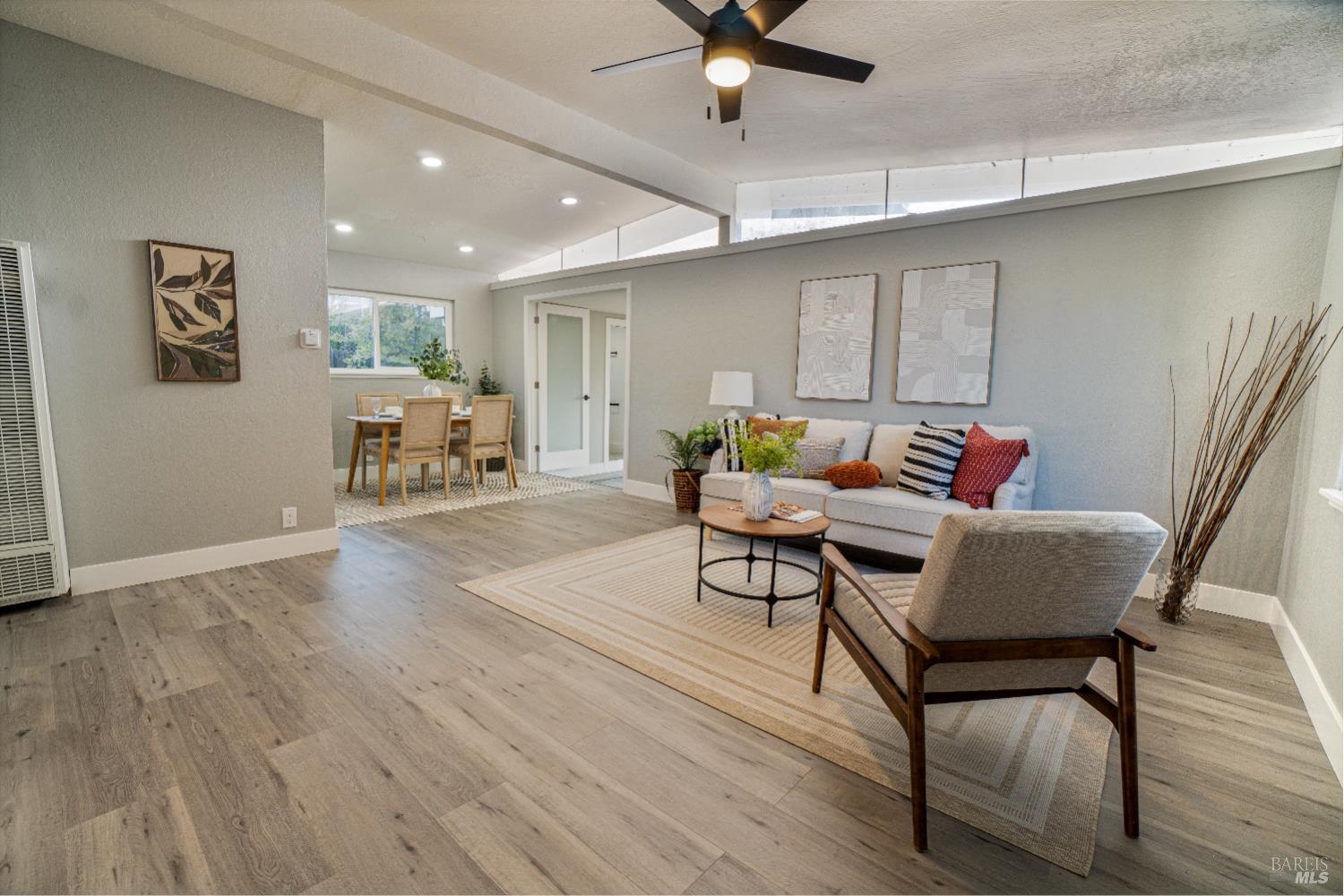 Detail Gallery Image 10 of 31 For 223 Wedgewood Ct, Vallejo,  CA 94591 - 3 Beds | 2 Baths