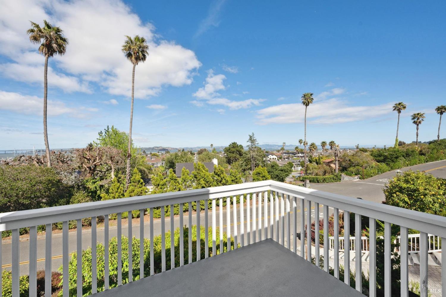 Detail Gallery Image 19 of 57 For 31 Antilles Way, Tiburon,  CA 94920 - 3 Beds | 2/1 Baths