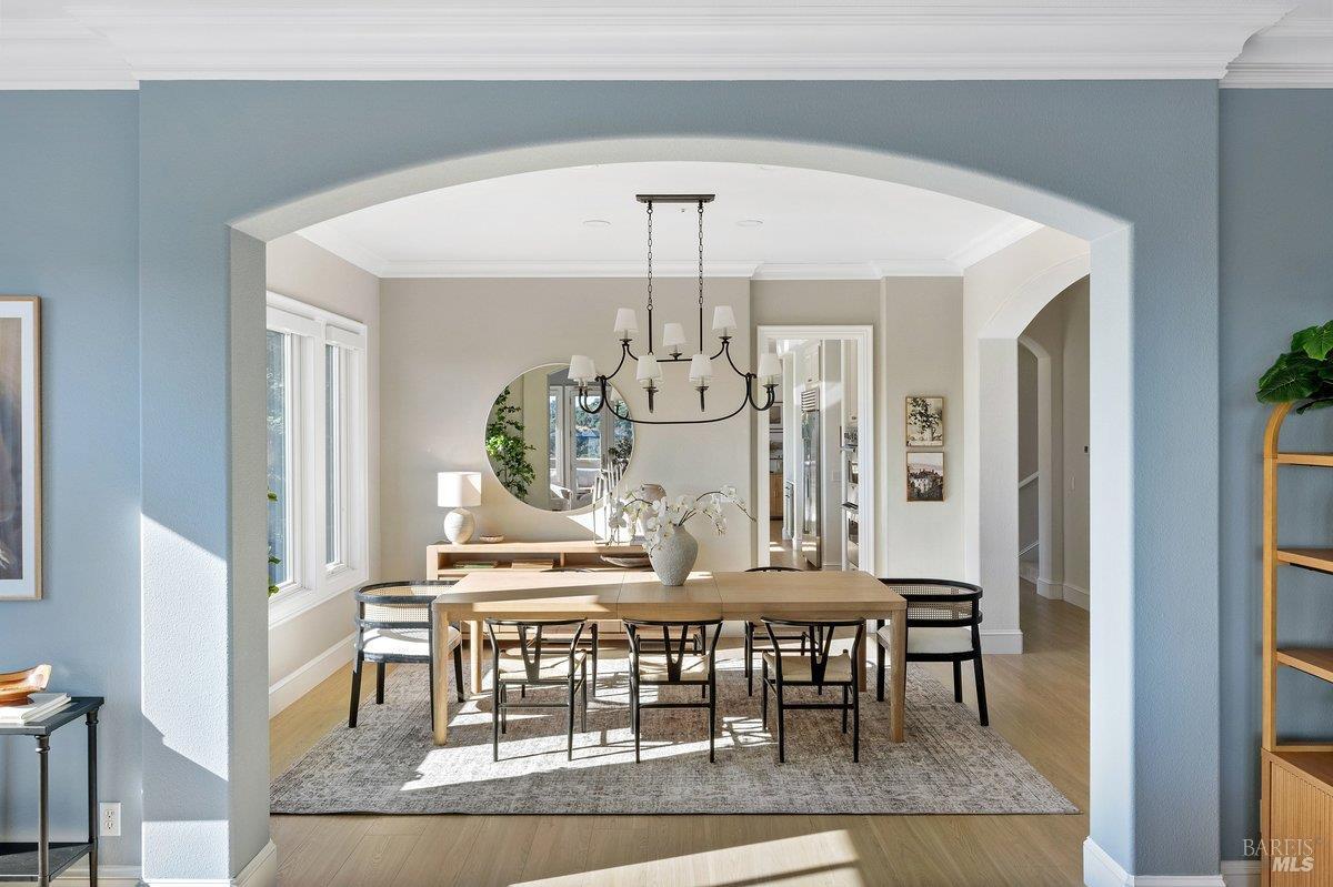 Detail Gallery Image 12 of 32 For 11 Loch Haven Ct, San Rafael,  CA 94901 - 5 Beds | 4/1 Baths