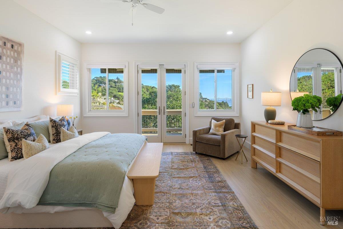 Detail Gallery Image 23 of 32 For 11 Loch Haven Ct, San Rafael,  CA 94901 - 5 Beds | 4/1 Baths