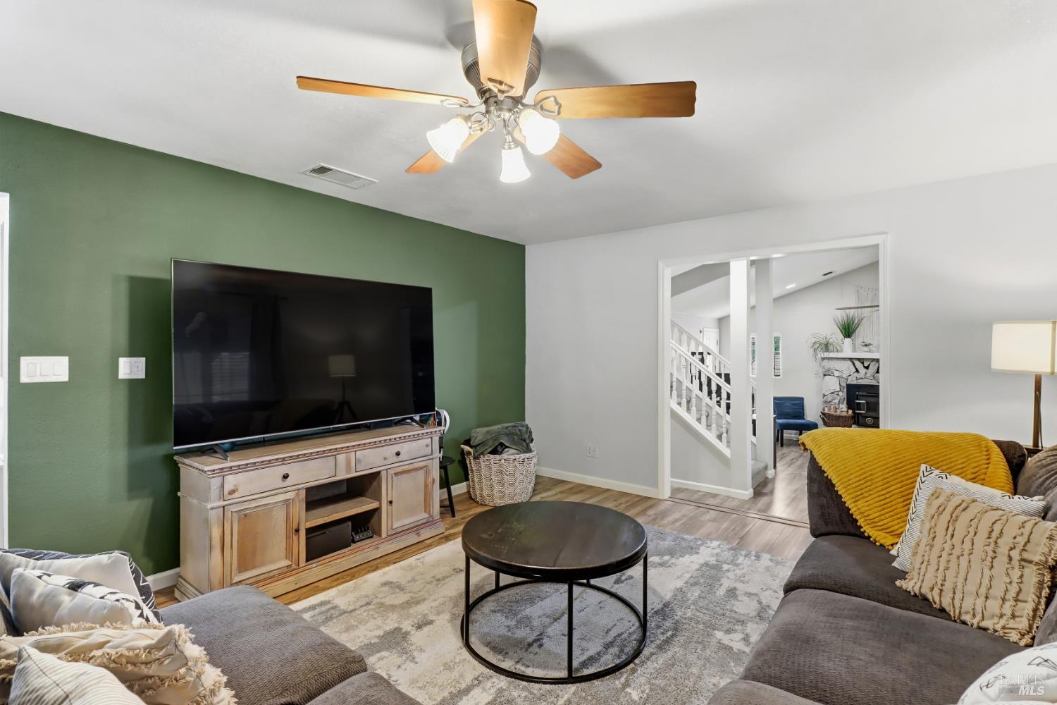 Detail Gallery Image 7 of 61 For 225 E Chestnut St, Dixon,  CA 95620 - 4 Beds | 3 Baths