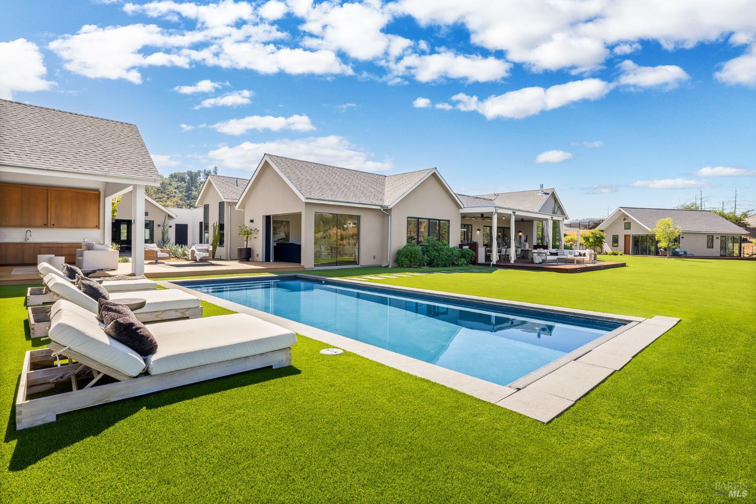 Detail Gallery Image 28 of 98 For 987 Mark West Springs Rd, Santa Rosa,  CA 95404 - 4 Beds | 4/4 Baths