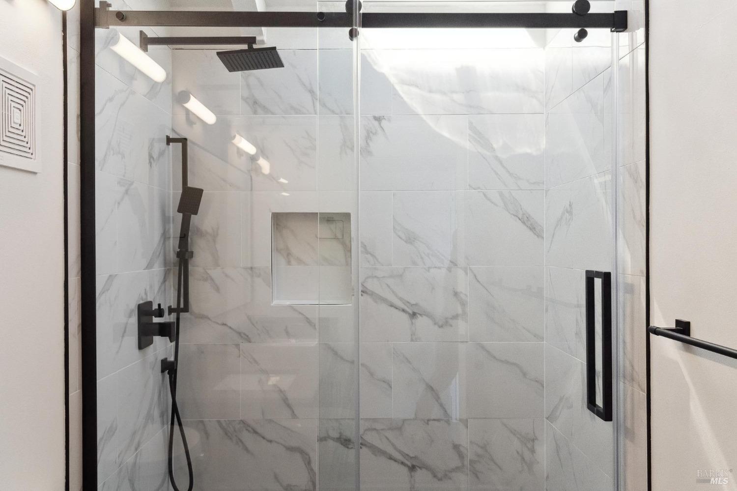 Detail Gallery Image 32 of 57 For 31 Antilles Way, Tiburon,  CA 94920 - 3 Beds | 2/1 Baths