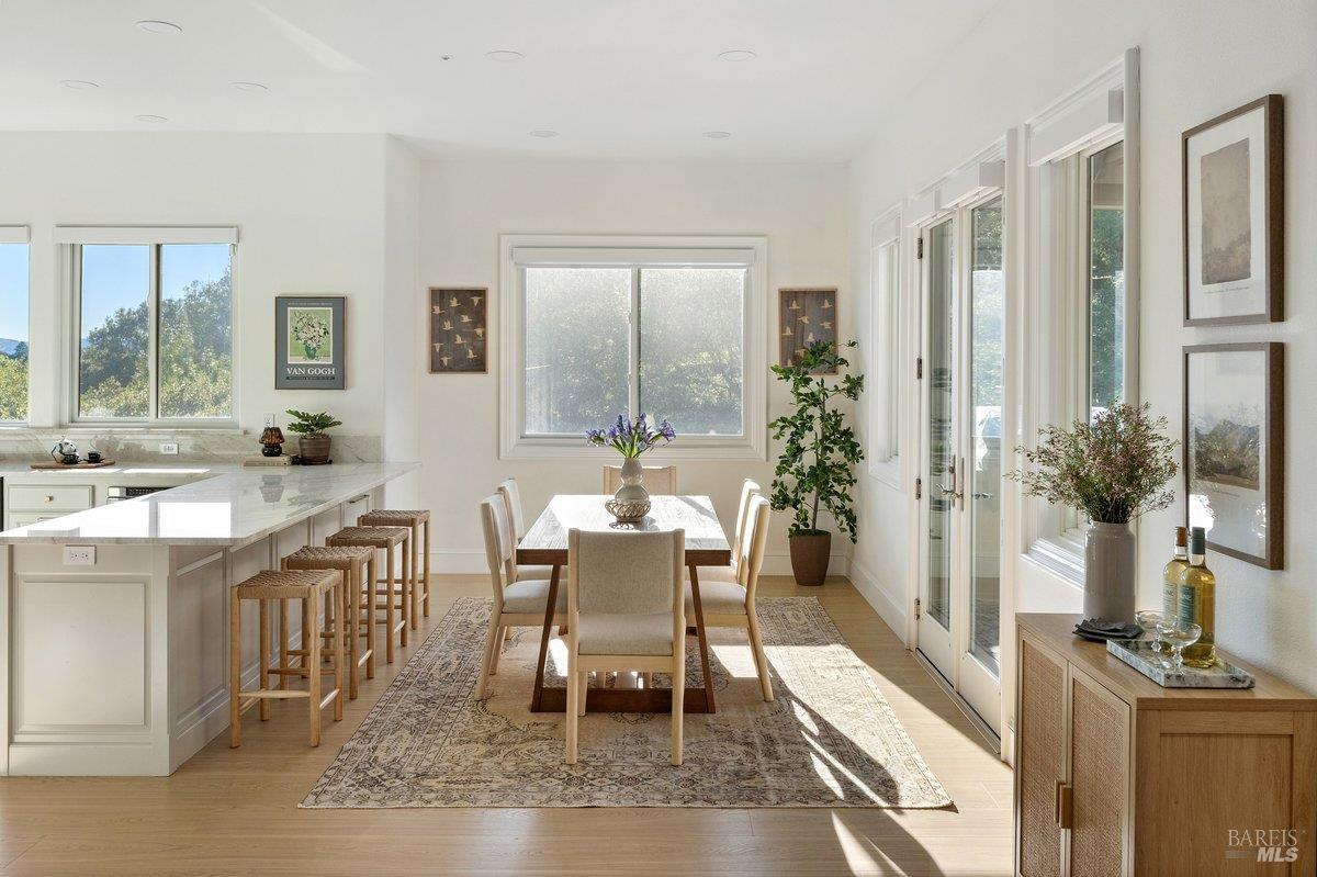 Detail Gallery Image 19 of 32 For 11 Loch Haven Ct, San Rafael,  CA 94901 - 5 Beds | 4/1 Baths