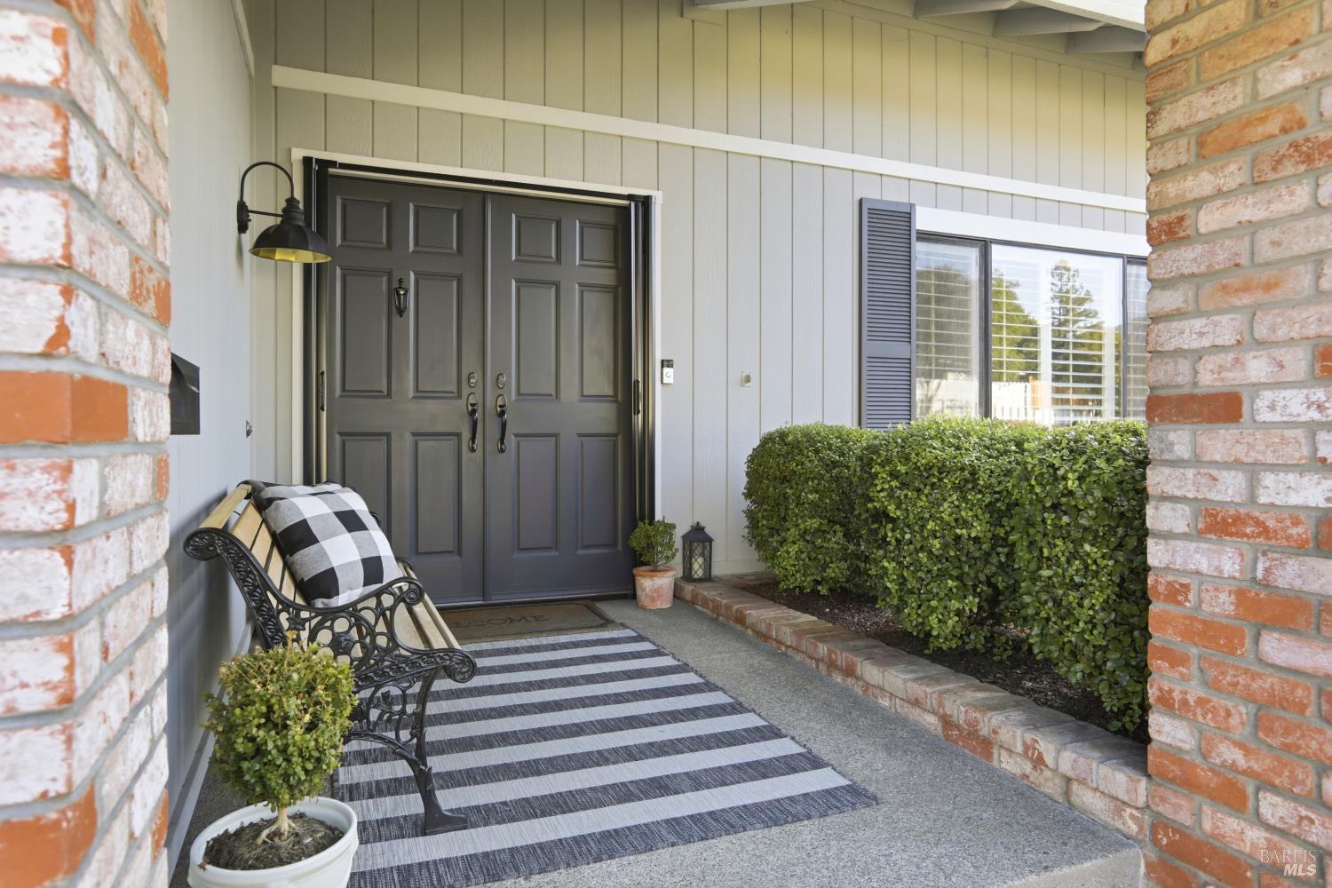 Detail Gallery Image 16 of 39 For 117 Michele Cir, Novato,  CA 94947 - 4 Beds | 3 Baths