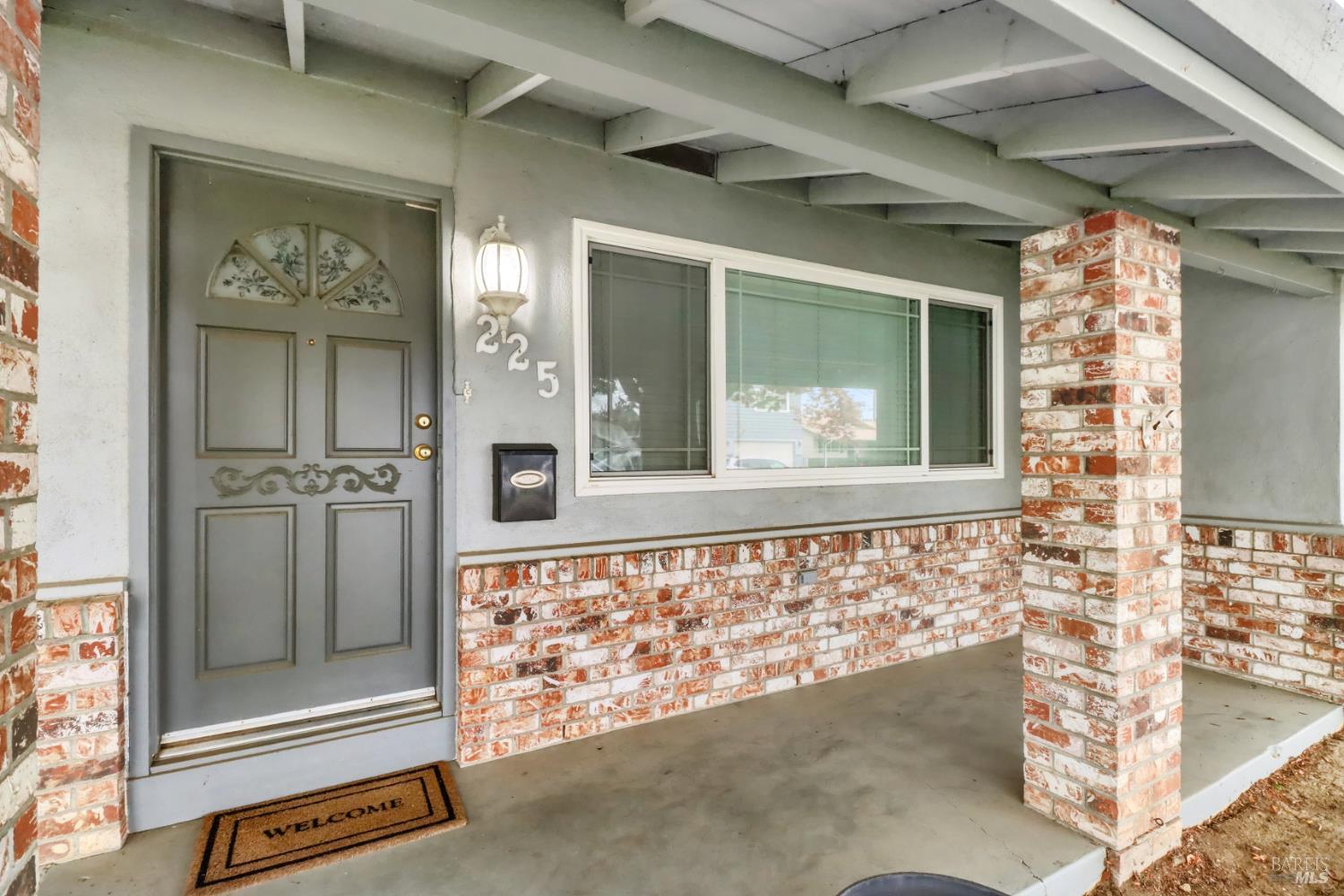 Detail Gallery Image 4 of 61 For 225 E Chestnut St, Dixon,  CA 95620 - 4 Beds | 3 Baths