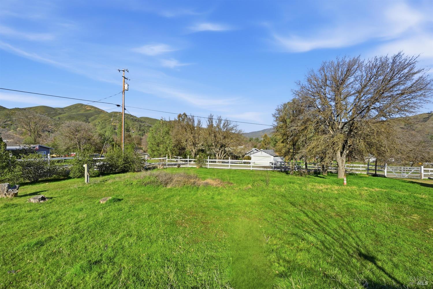 Detail Gallery Image 16 of 19 For 16553 Comanche Trl, Clearlake Oaks,  CA 95423 - 3 Beds | 2 Baths