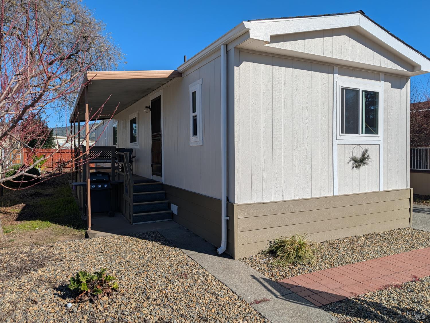 Detail Gallery Image 3 of 9 For 122 Burgundy Cir, Yountville,  CA 94599 - 2 Beds | 2 Baths