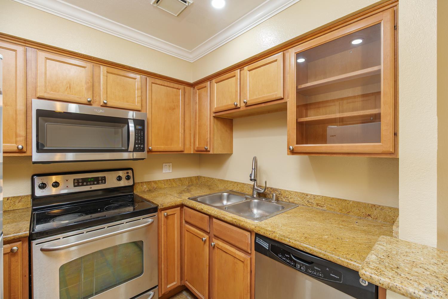 Detail Gallery Image 5 of 22 For 346 Eastridge Dr, San Ramon,  CA 94582 - 1 Beds | 1 Baths