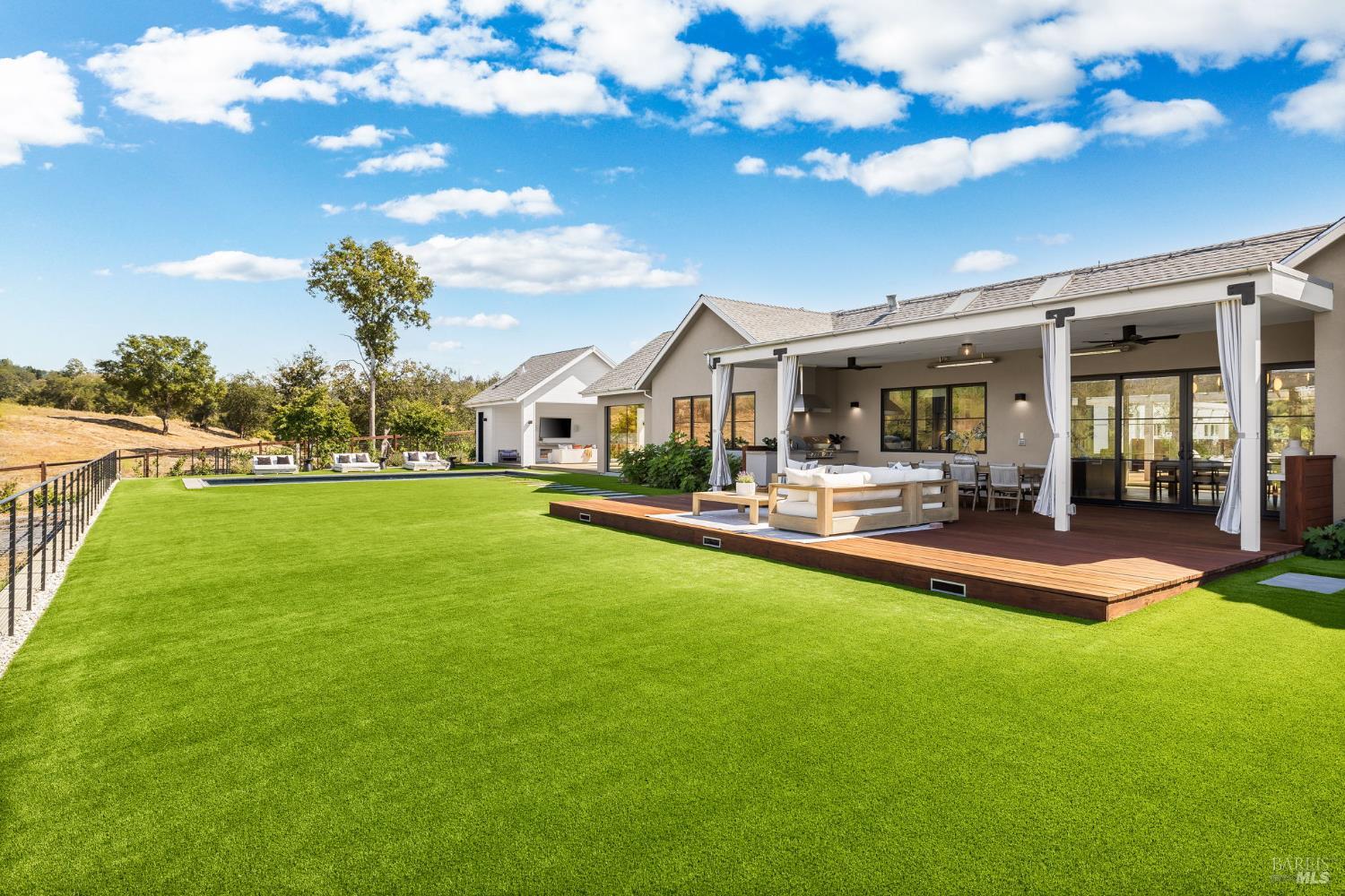 Detail Gallery Image 24 of 98 For 987 Mark West Springs Rd, Santa Rosa,  CA 95404 - 4 Beds | 4/4 Baths