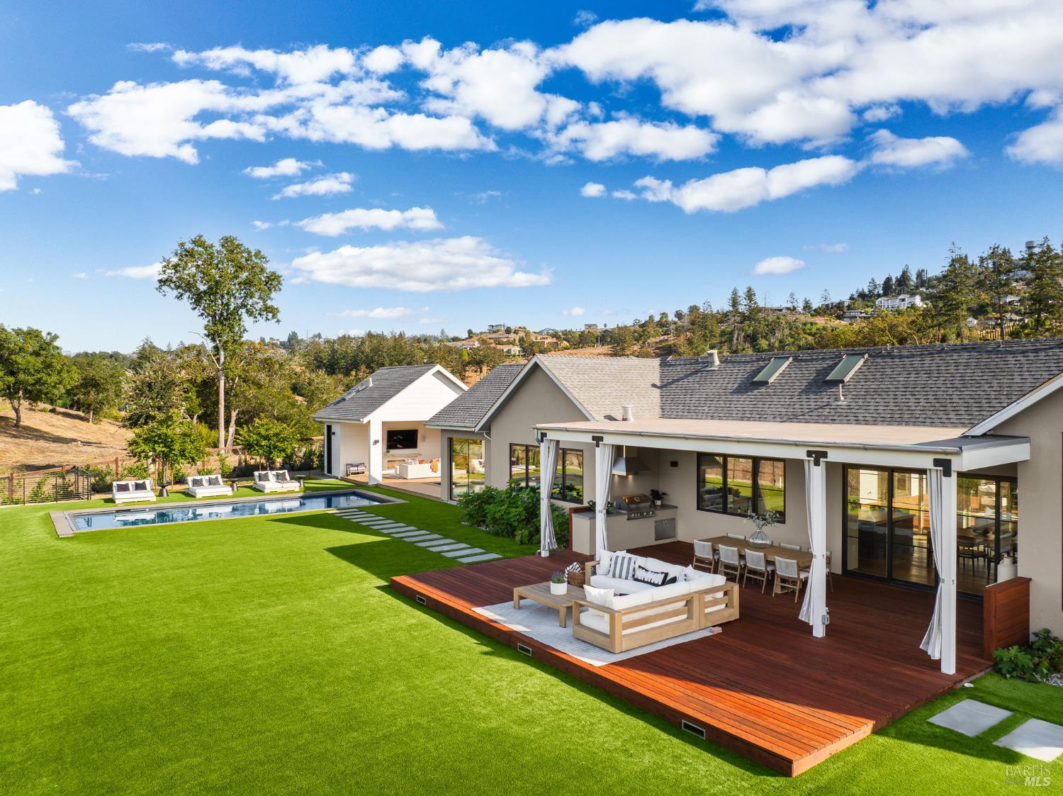 Detail Gallery Image 3 of 98 For 987 Mark West Springs Rd, Santa Rosa,  CA 95404 - 4 Beds | 4/4 Baths