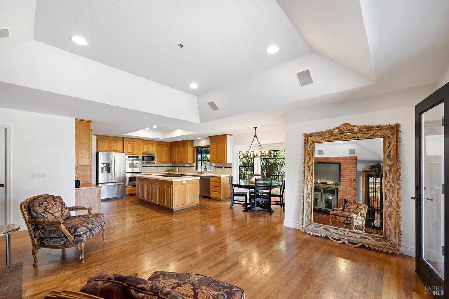 Detail Gallery Image 7 of 18 For 400 Eastin Dr, Sonoma,  CA 95476 - 3 Beds | 2 Baths