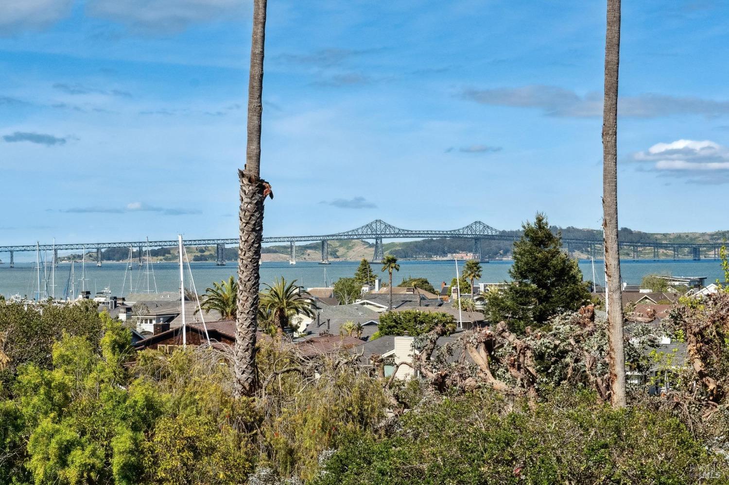 Detail Gallery Image 17 of 57 For 31 Antilles Way, Tiburon,  CA 94920 - 3 Beds | 2/1 Baths