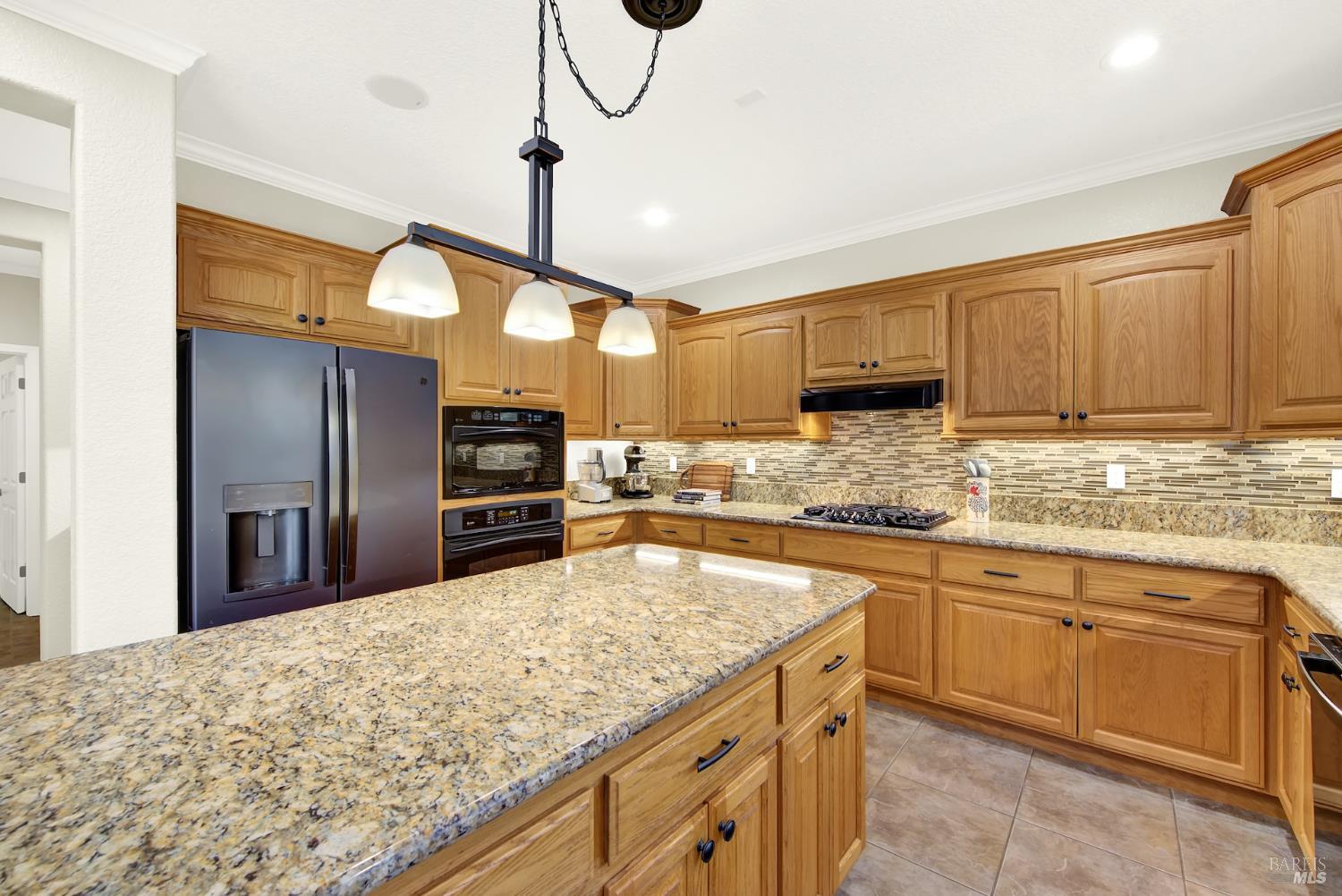 Detail Gallery Image 33 of 75 For 507 Topeka Ln, Vacaville,  CA 95687 - 5 Beds | 4 Baths