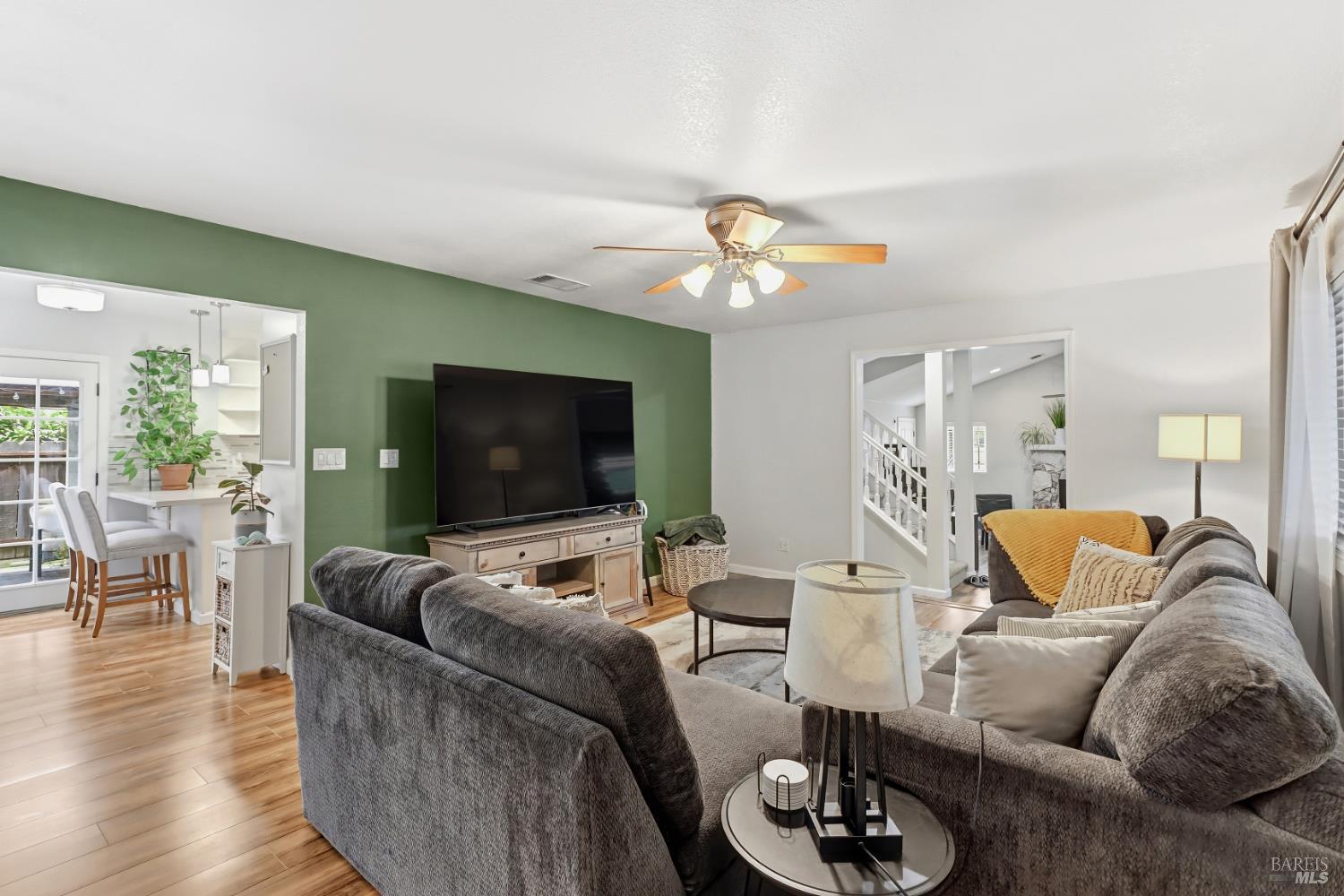 Detail Gallery Image 10 of 61 For 225 E Chestnut St, Dixon,  CA 95620 - 4 Beds | 3 Baths