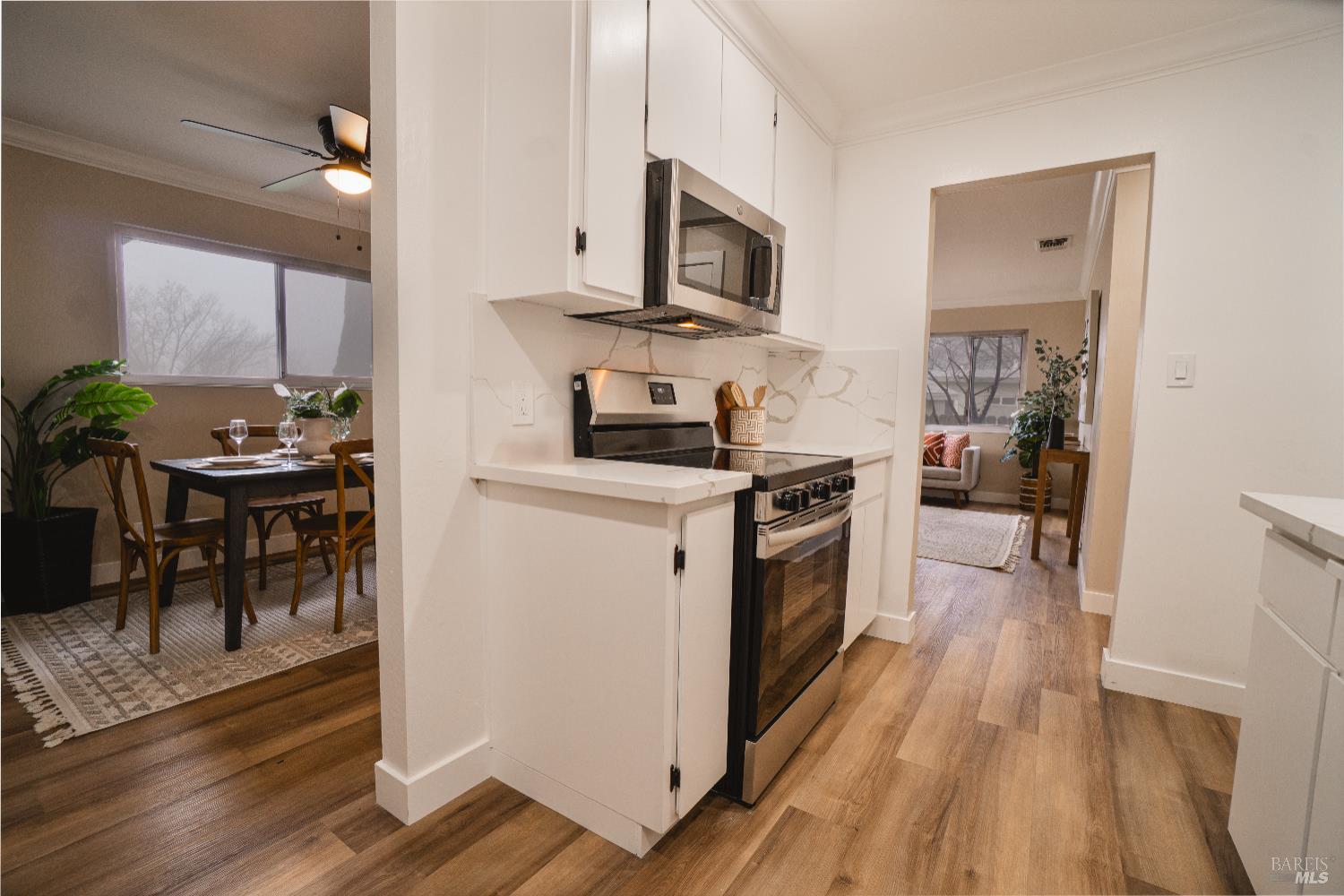 Detail Gallery Image 11 of 30 For 2034 Cambridge Dr, Fairfield,  CA 94533 - 3 Beds | 2 Baths