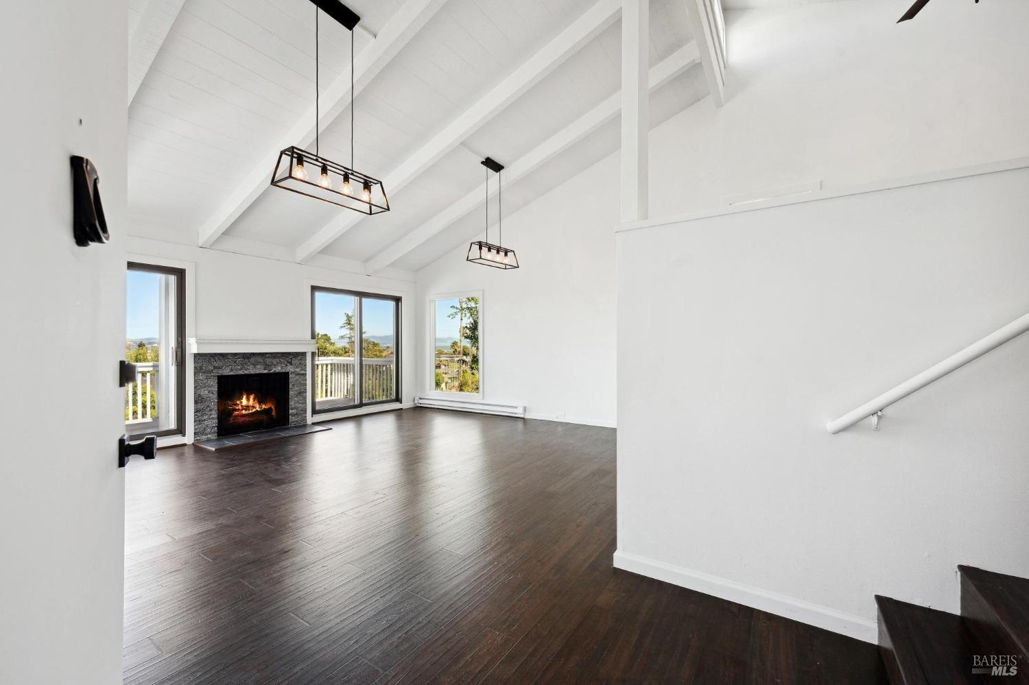 Detail Gallery Image 6 of 57 For 31 Antilles Way, Tiburon,  CA 94920 - 3 Beds | 2/1 Baths