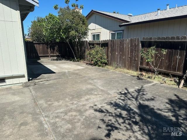 Detail Gallery Image 26 of 32 For 1411 Klamath Dr, Suisun City,  CA 94585 - 3 Beds | 2/1 Baths