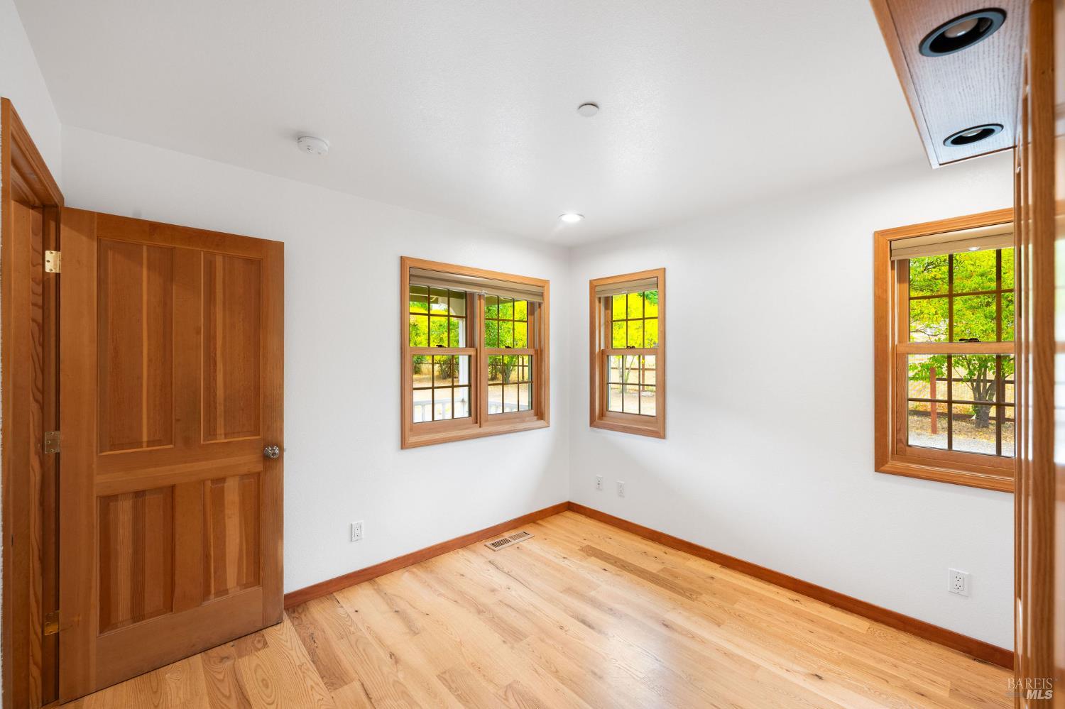 Detail Gallery Image 42 of 50 For 105 Serres Dr, Sonoma,  CA 95476 - 5 Beds | 3/1 Baths