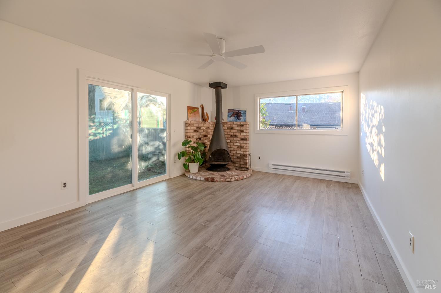 Detail Gallery Image 6 of 28 For 3532 Chanate Rd, Santa Rosa,  CA 95404 - 2 Beds | 1 Baths