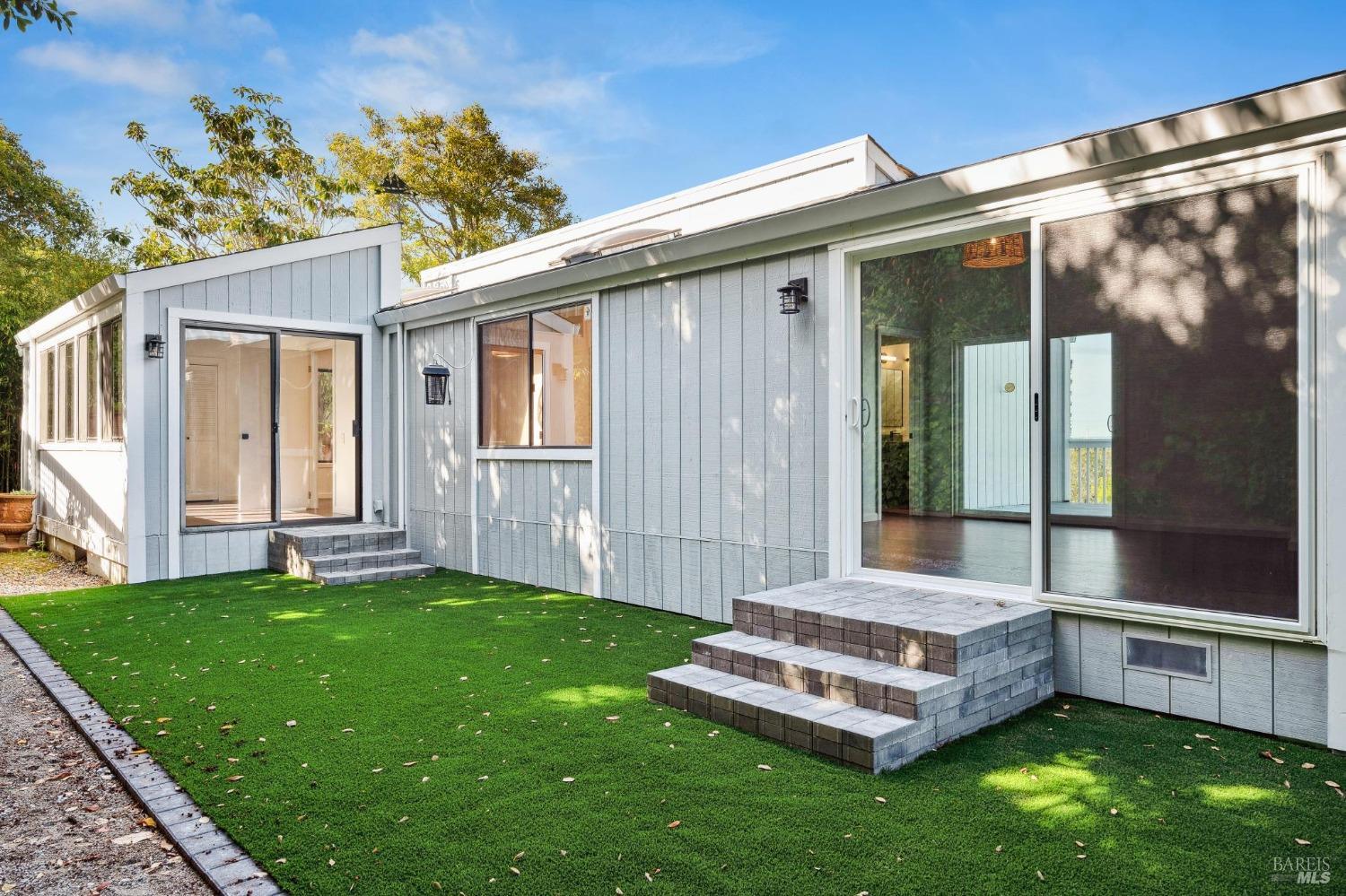 Detail Gallery Image 26 of 57 For 31 Antilles Way, Tiburon,  CA 94920 - 3 Beds | 2/1 Baths