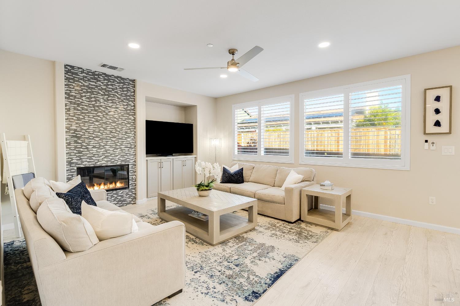 Detail Gallery Image 10 of 65 For 23 Castellina Cir, American Canyon,  CA 94503 - 4 Beds | 3 Baths