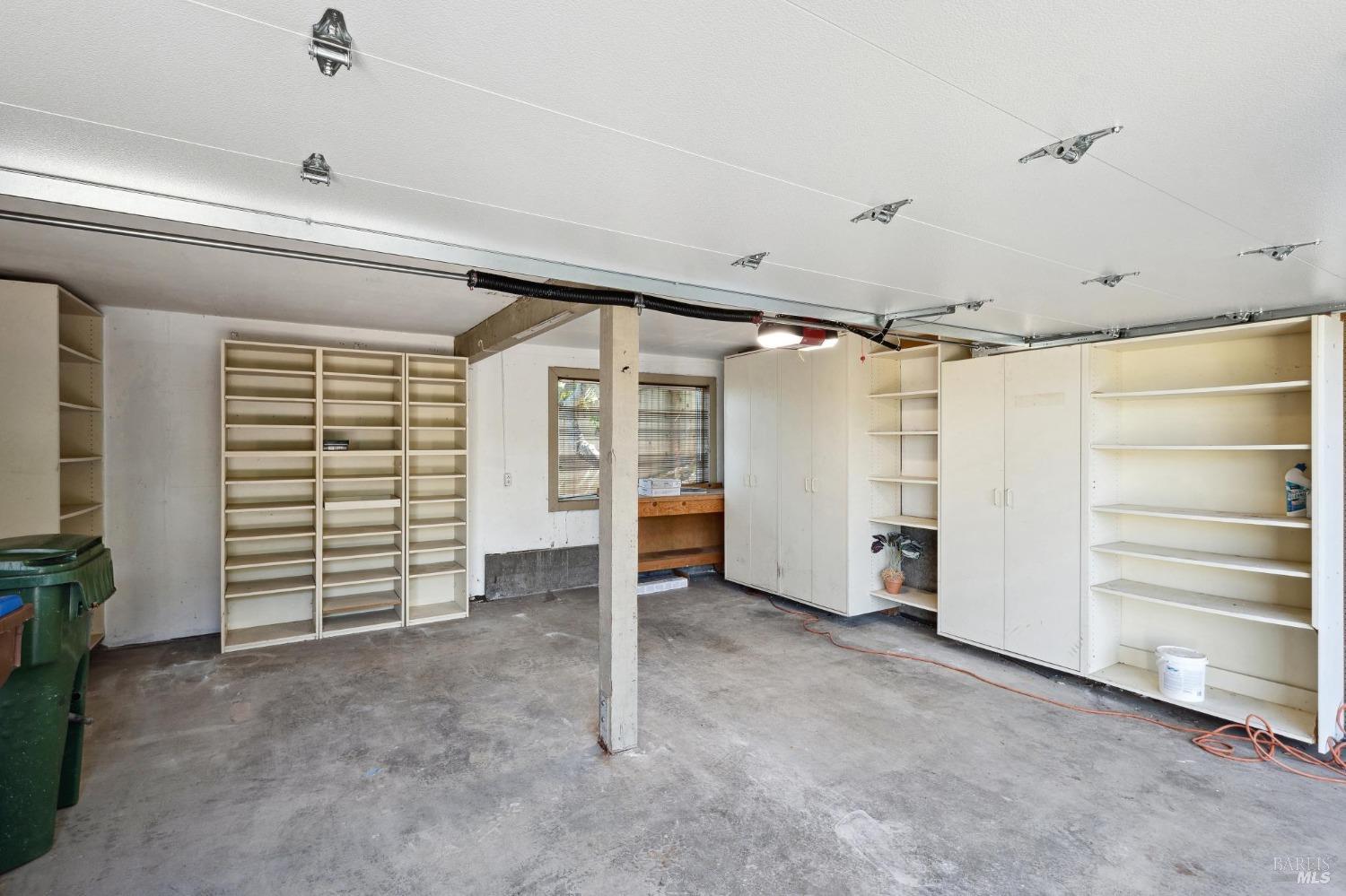 Detail Gallery Image 14 of 57 For 31 Antilles Way, Tiburon,  CA 94920 - 3 Beds | 2/1 Baths