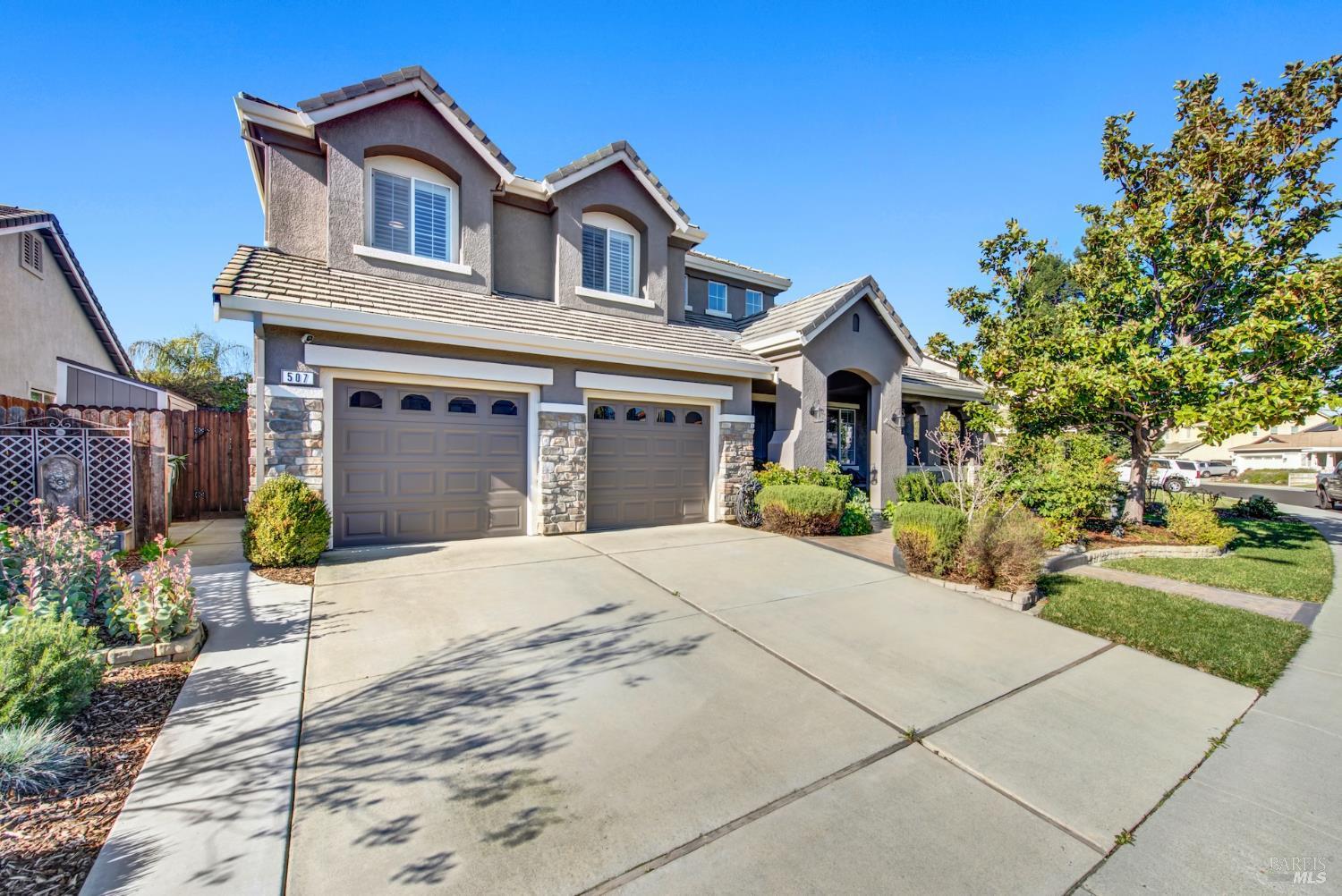 Detail Gallery Image 7 of 75 For 507 Topeka Ln, Vacaville,  CA 95687 - 5 Beds | 4 Baths