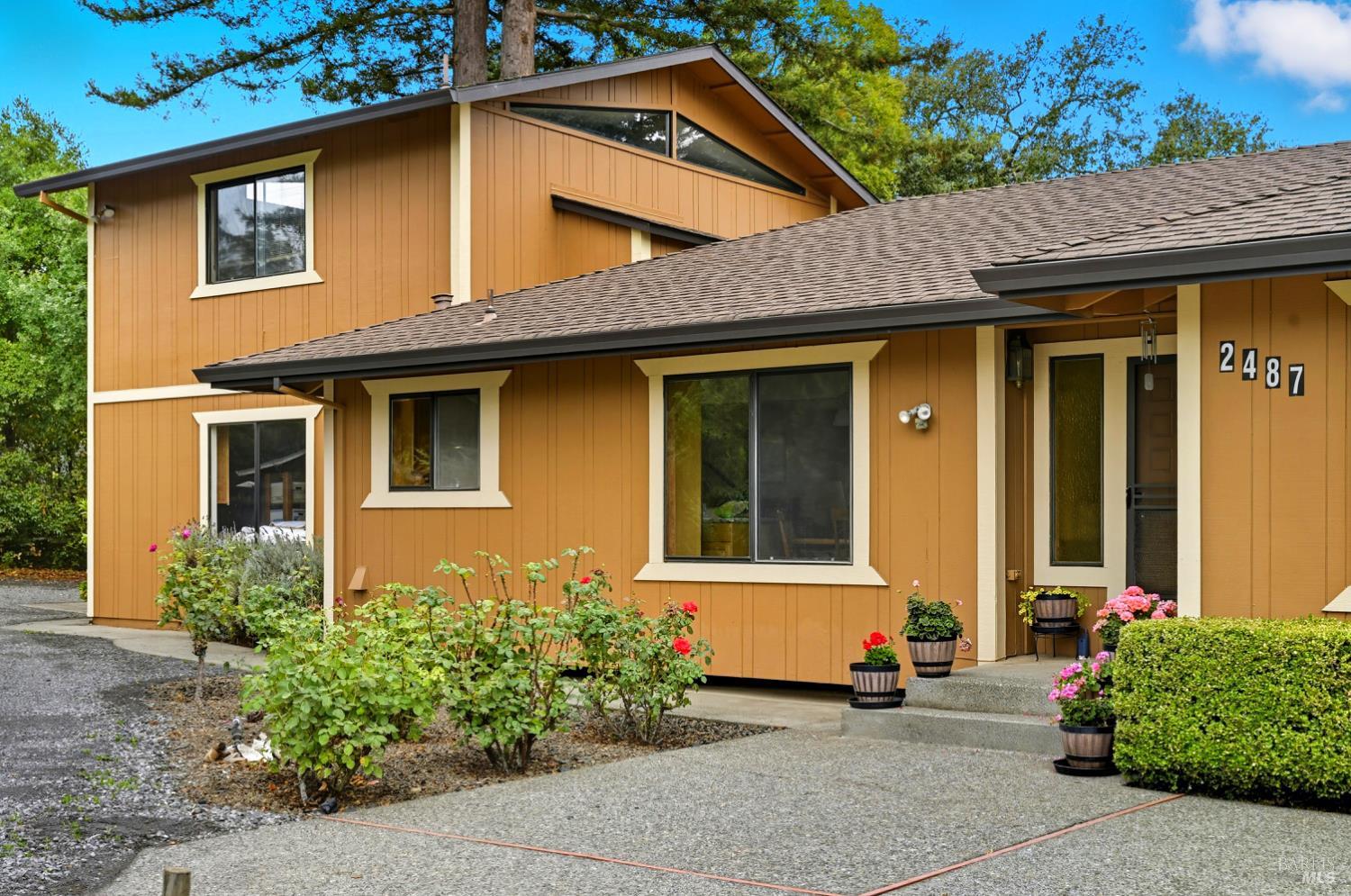 Detail Gallery Image 2 of 45 For 2487 Olivet Rd, Santa Rosa,  CA 95401 - 4 Beds | 2 Baths