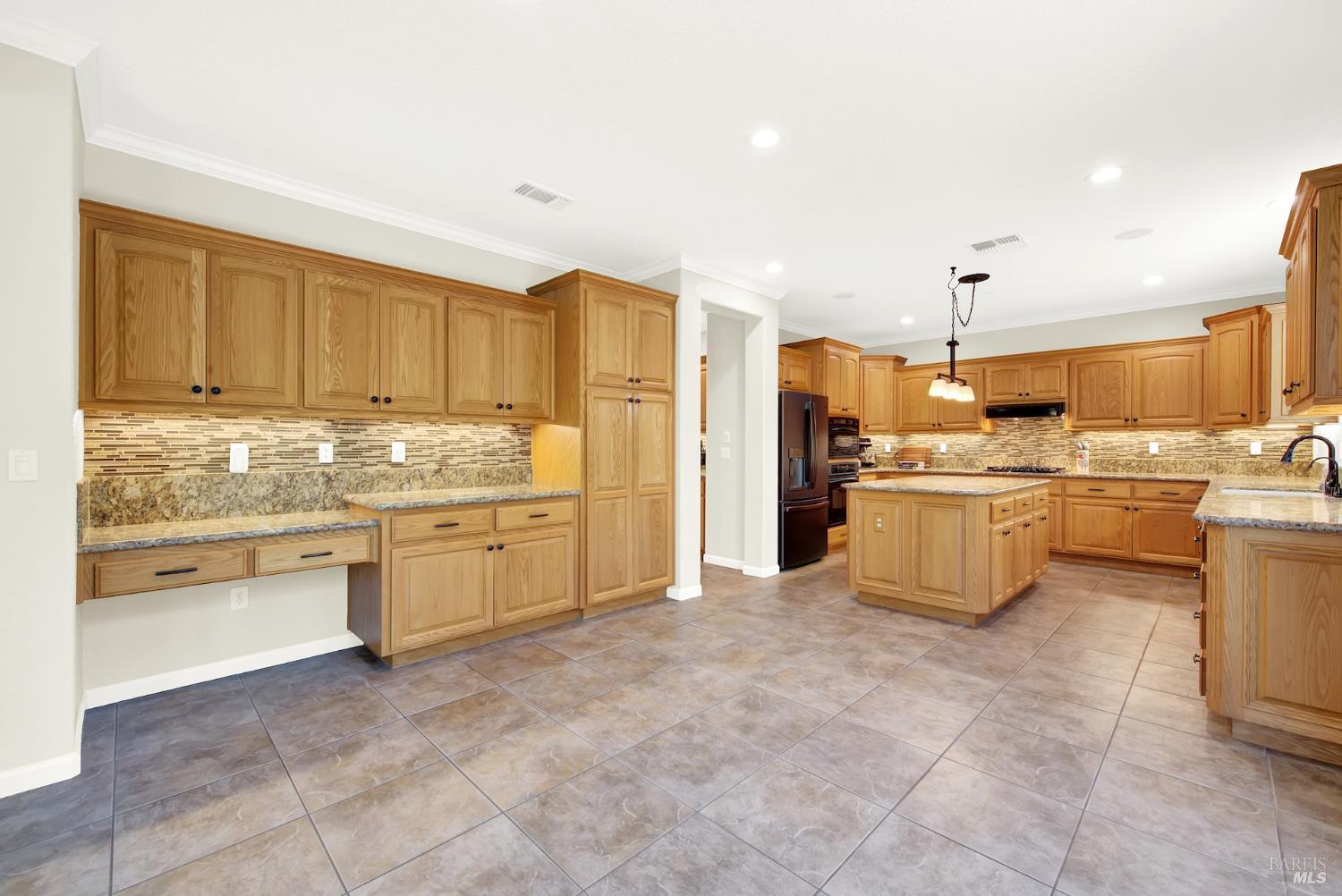 Detail Gallery Image 29 of 75 For 507 Topeka Ln, Vacaville,  CA 95687 - 5 Beds | 4 Baths