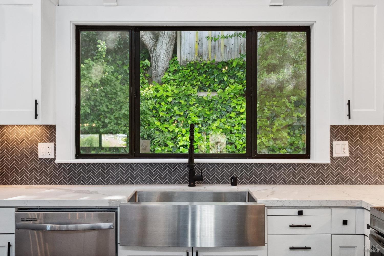 Detail Gallery Image 51 of 57 For 31 Antilles Way, Tiburon,  CA 94920 - 3 Beds | 2/1 Baths