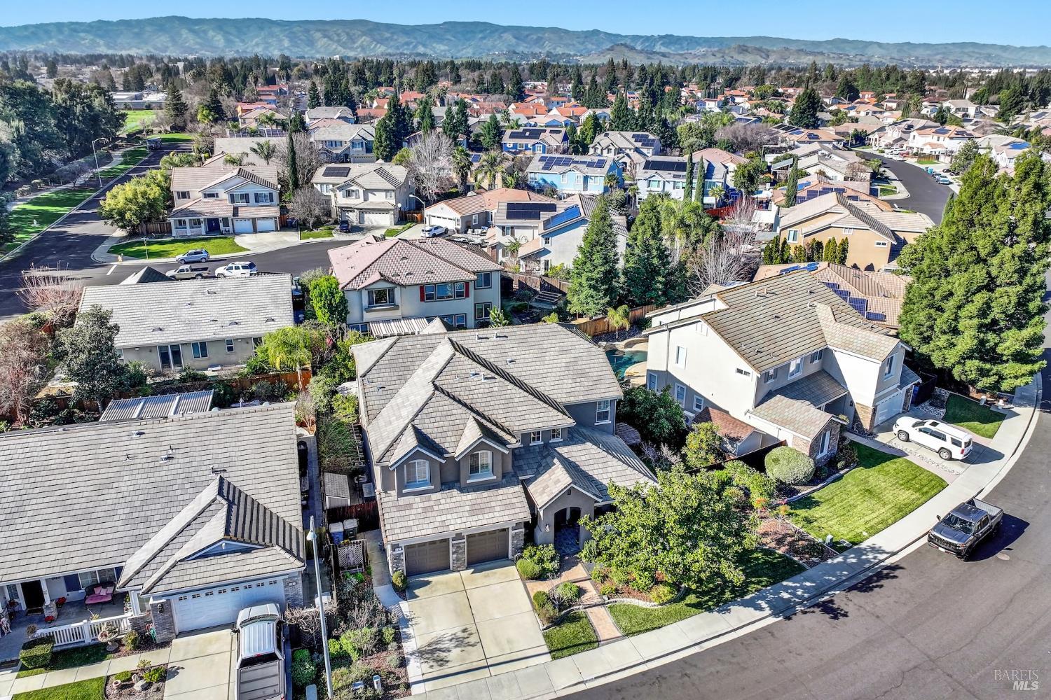 Detail Gallery Image 3 of 75 For 507 Topeka Ln, Vacaville,  CA 95687 - 5 Beds | 4 Baths