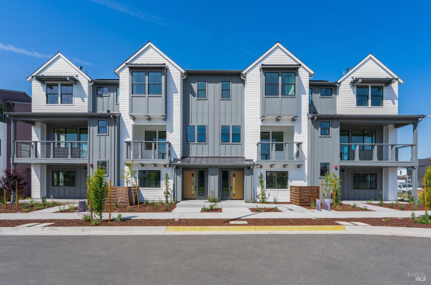 Detail Gallery Image 29 of 30 For 209 Wellness Way, Rohnert Park,  CA 94928 - 3 Beds | 3 Baths