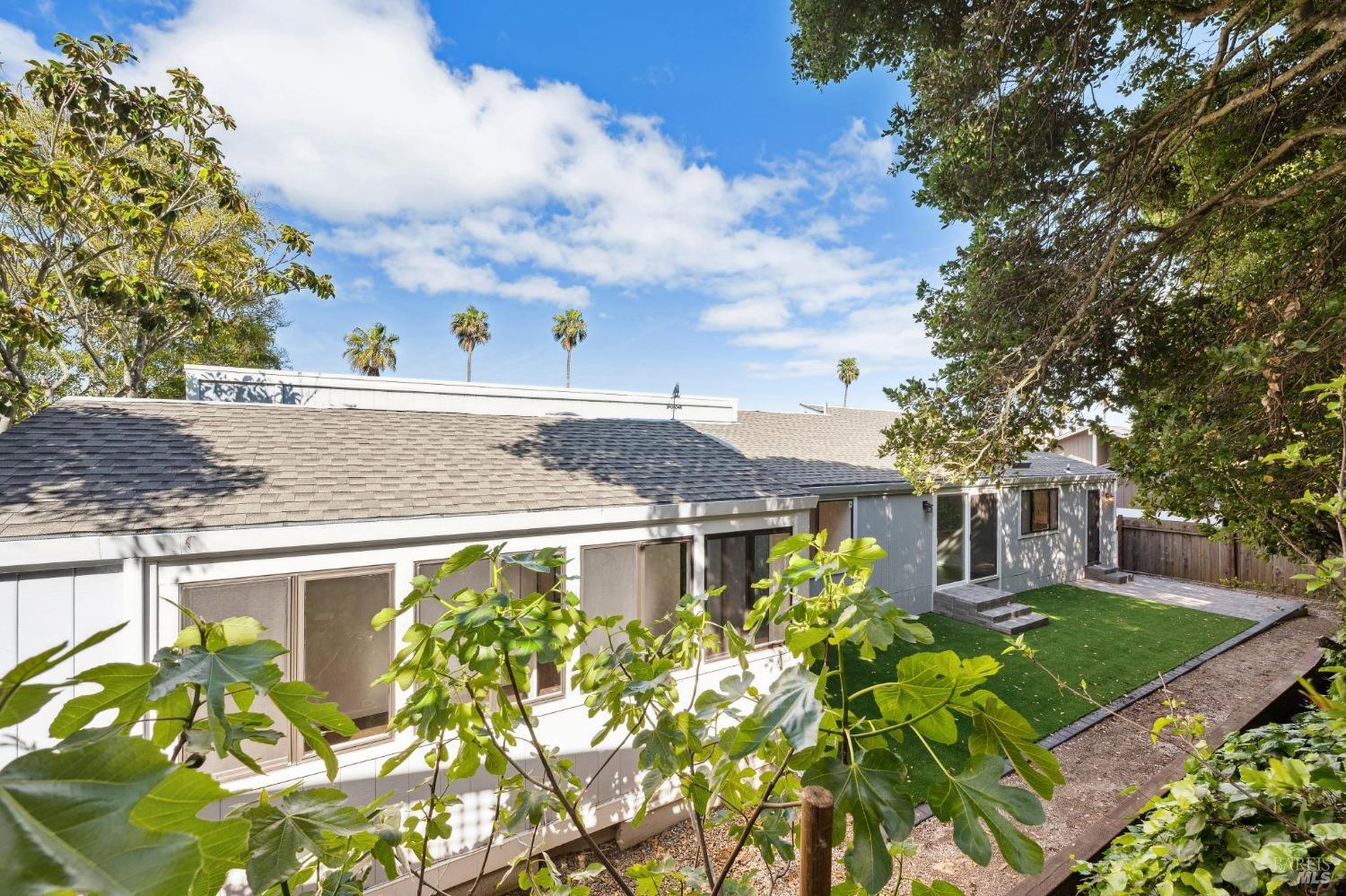 Detail Gallery Image 29 of 57 For 31 Antilles Way, Tiburon,  CA 94920 - 3 Beds | 2/1 Baths