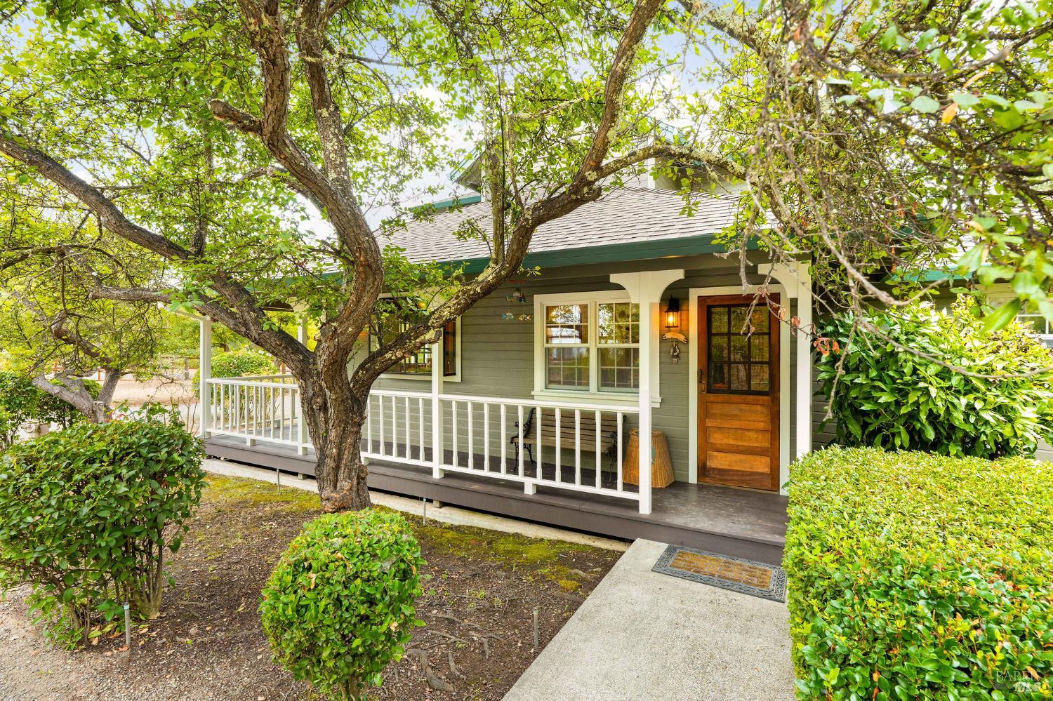 Detail Gallery Image 27 of 50 For 105 Serres Dr, Sonoma,  CA 95476 - 5 Beds | 3/1 Baths