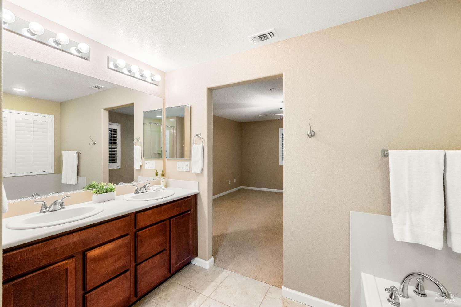 Detail Gallery Image 33 of 51 For 5300 Finkas Ln, Fairfield,  CA 94533 - 3 Beds | 2/1 Baths