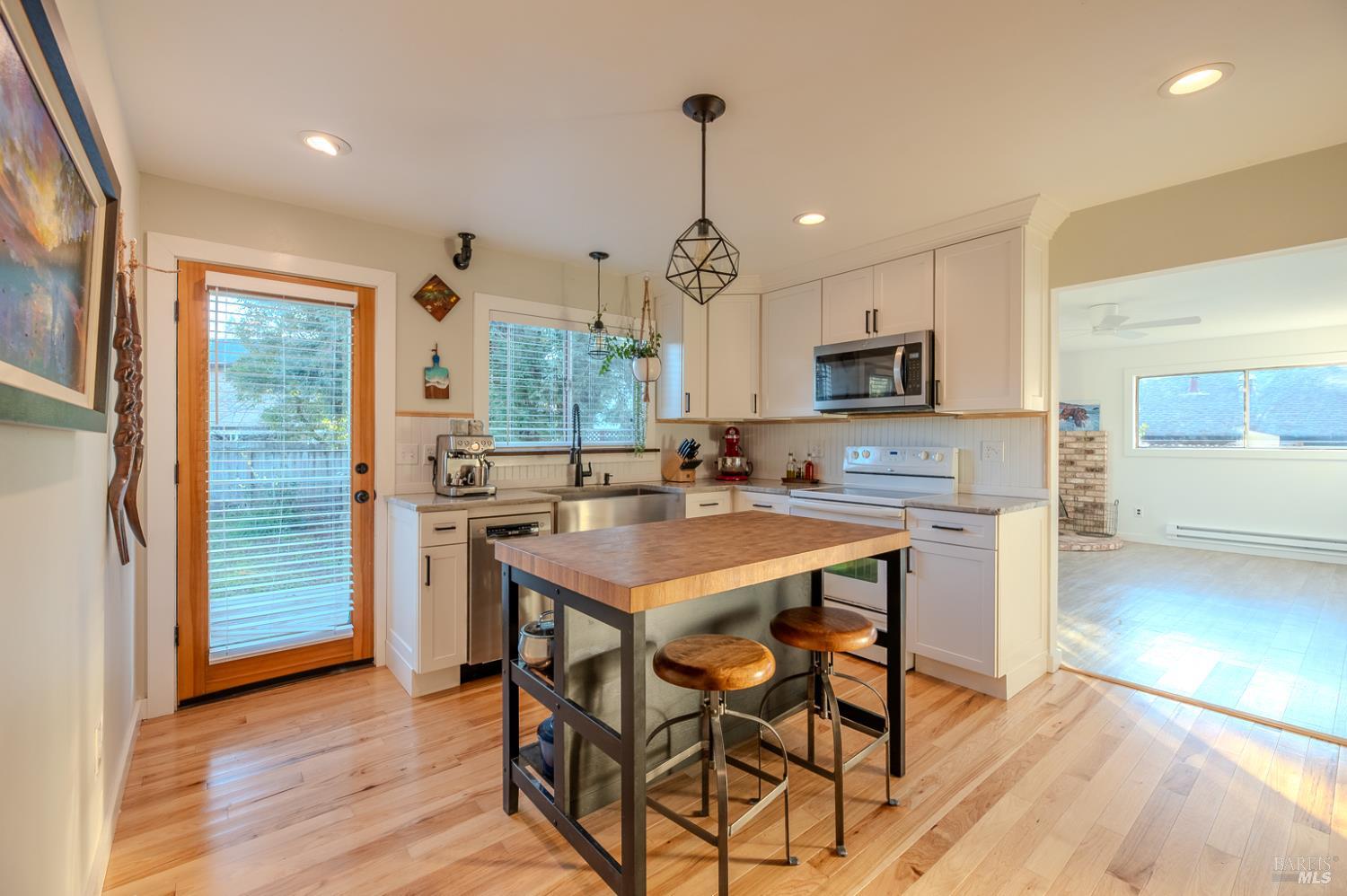 Detail Gallery Image 10 of 28 For 3532 Chanate Rd, Santa Rosa,  CA 95404 - 2 Beds | 1 Baths