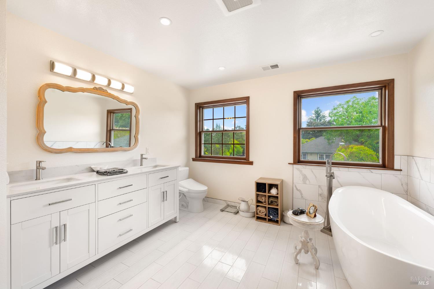 Detail Gallery Image 24 of 50 For 105 Serres Dr, Sonoma,  CA 95476 - 5 Beds | 3/1 Baths