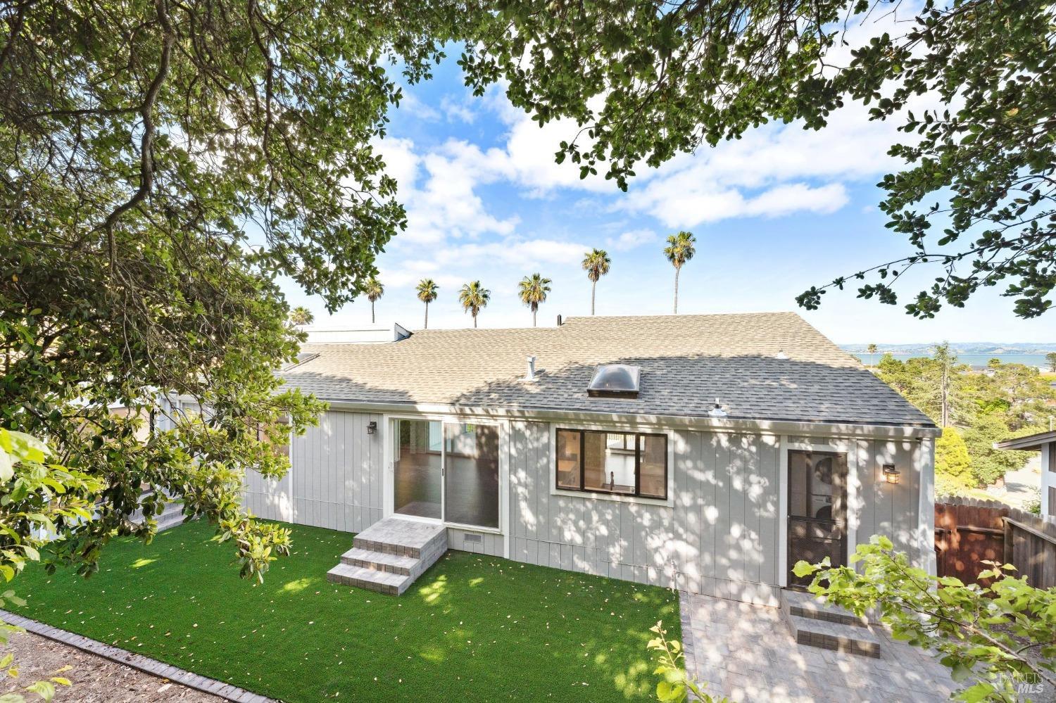 Detail Gallery Image 30 of 57 For 31 Antilles Way, Tiburon,  CA 94920 - 3 Beds | 2/1 Baths