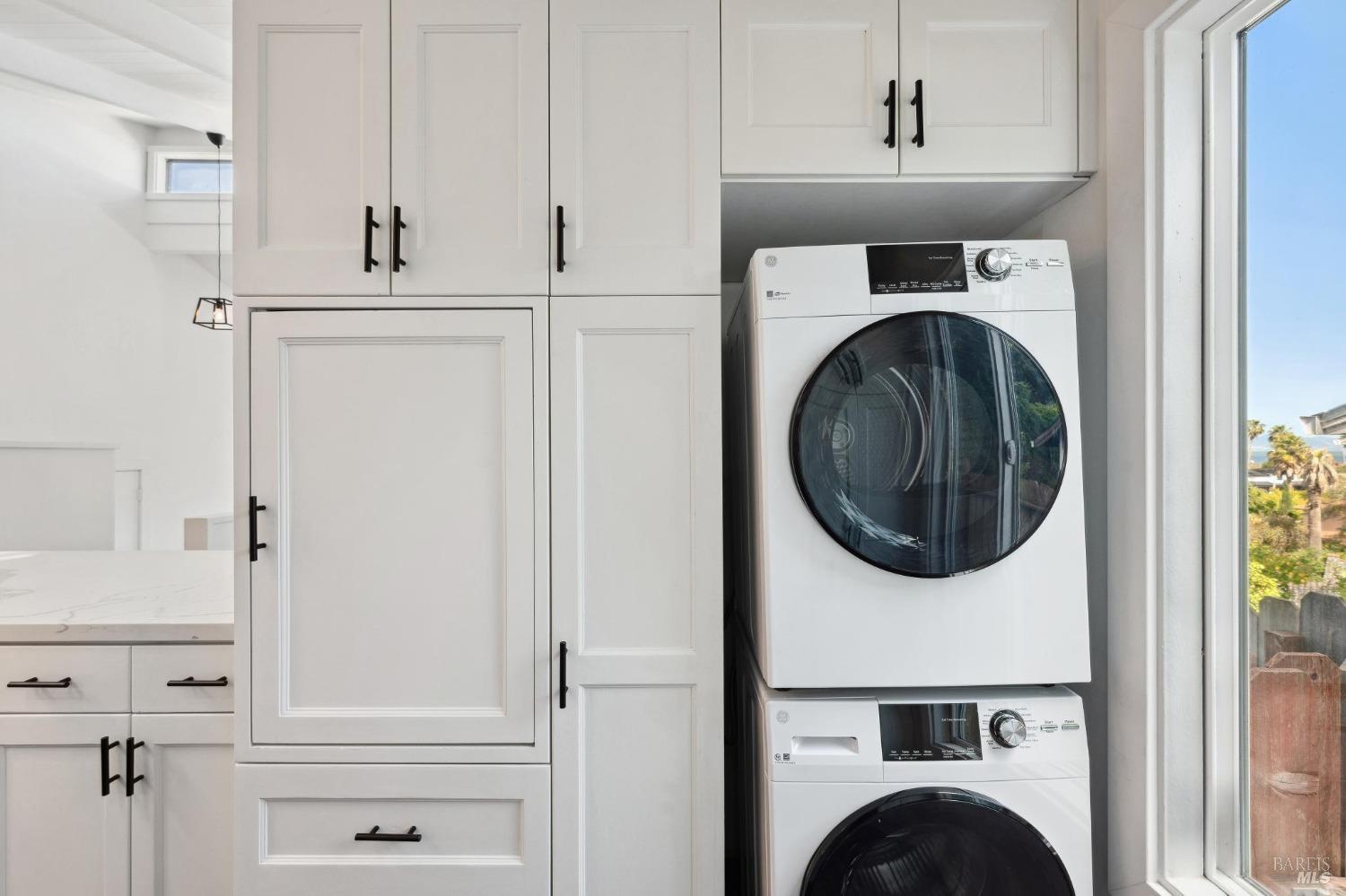 Detail Gallery Image 34 of 57 For 31 Antilles Way, Tiburon,  CA 94920 - 3 Beds | 2/1 Baths