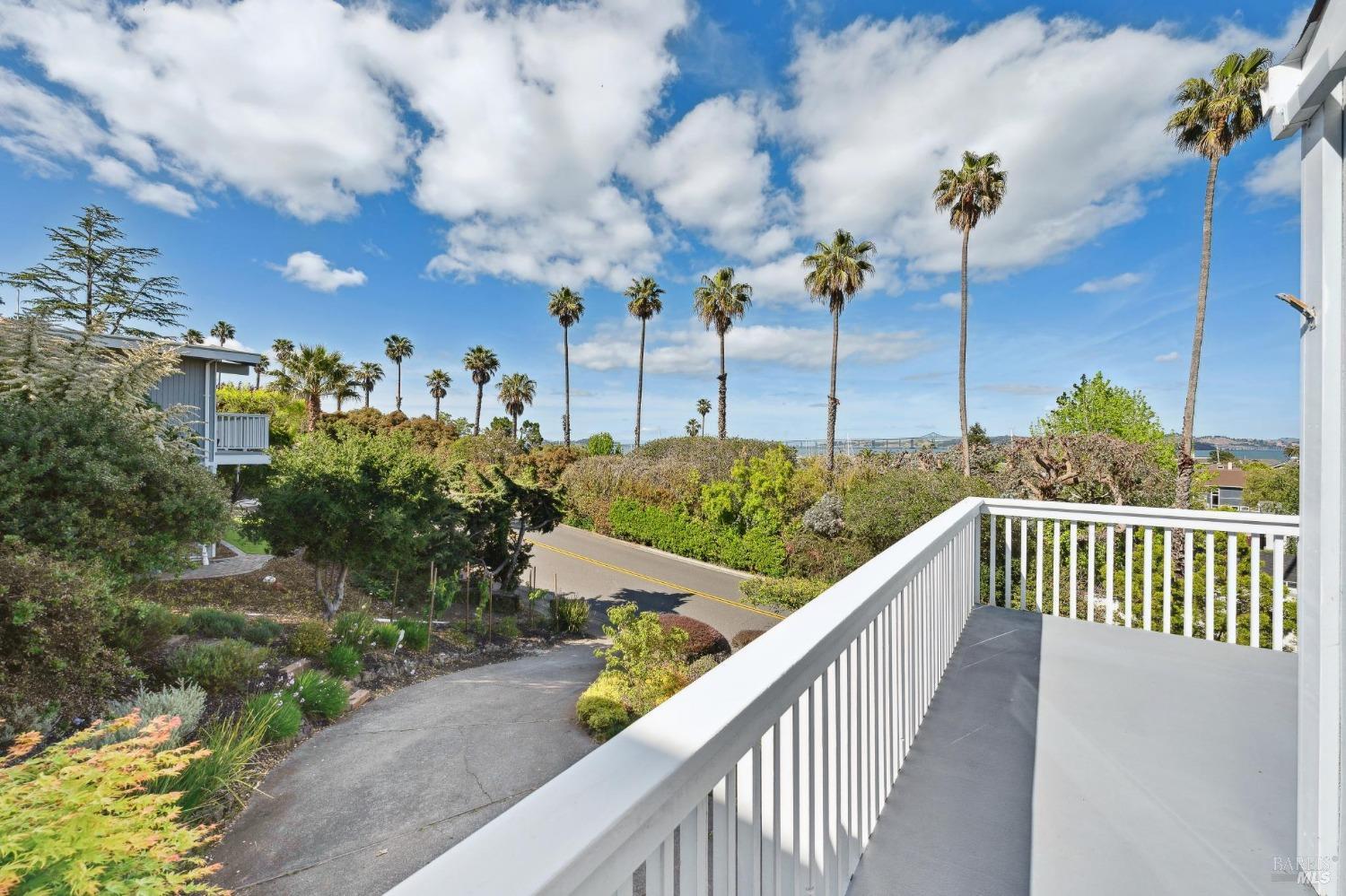 Detail Gallery Image 21 of 57 For 31 Antilles Way, Tiburon,  CA 94920 - 3 Beds | 2/1 Baths