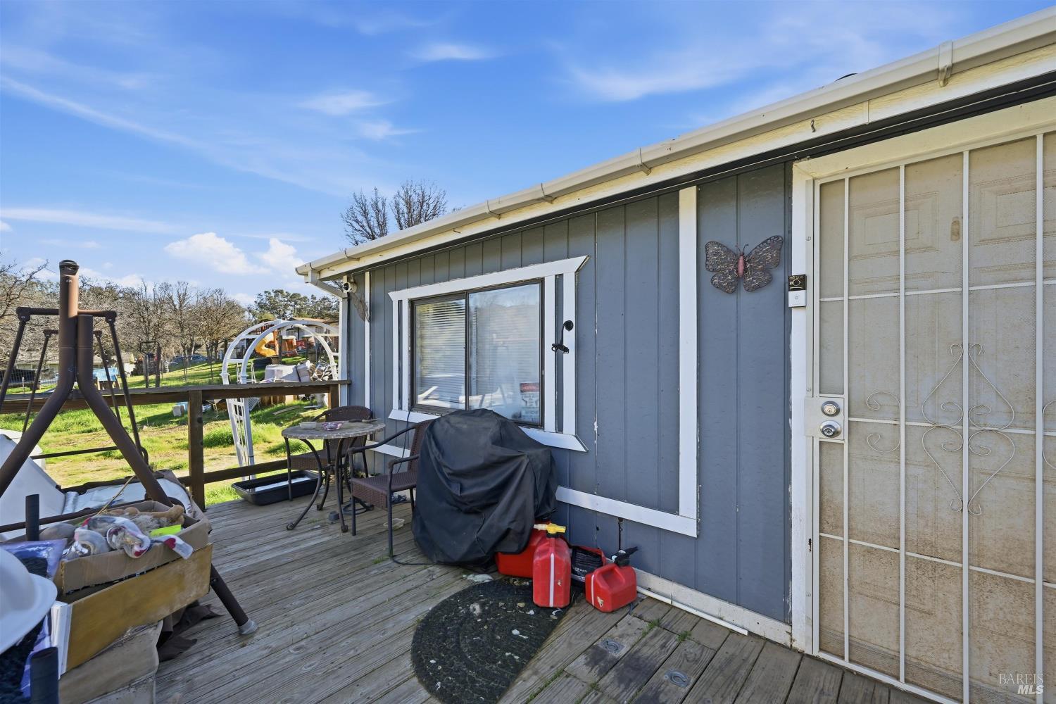 Detail Gallery Image 2 of 19 For 16553 Comanche Trl, Clearlake Oaks,  CA 95423 - 3 Beds | 2 Baths