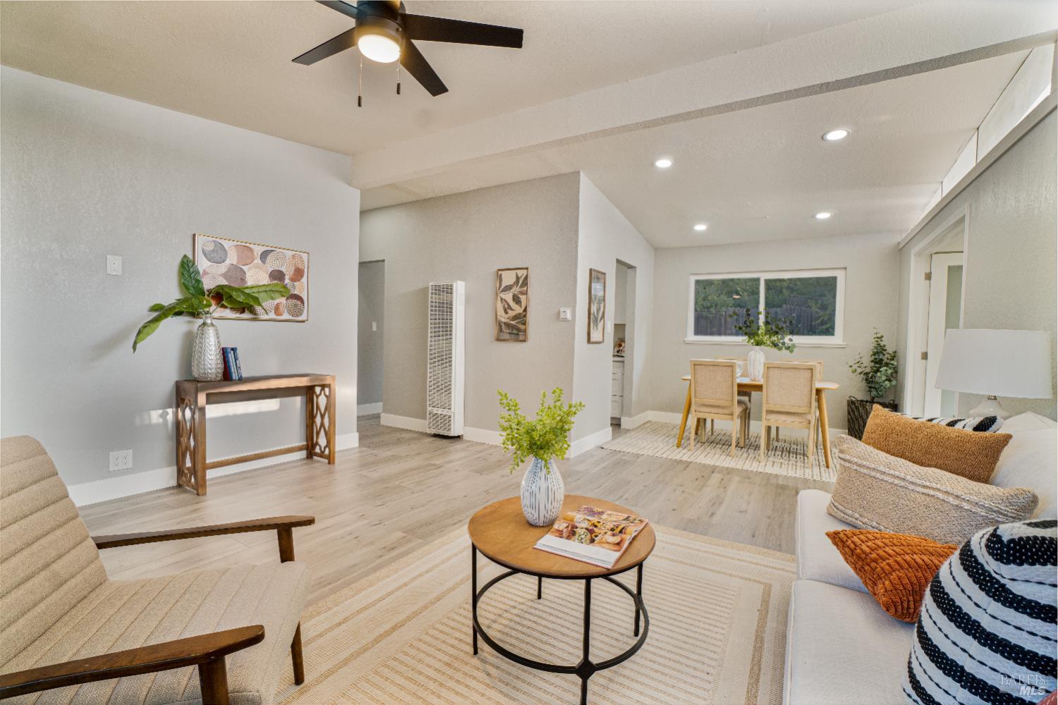 Detail Gallery Image 8 of 31 For 223 Wedgewood Ct, Vallejo,  CA 94591 - 3 Beds | 2 Baths