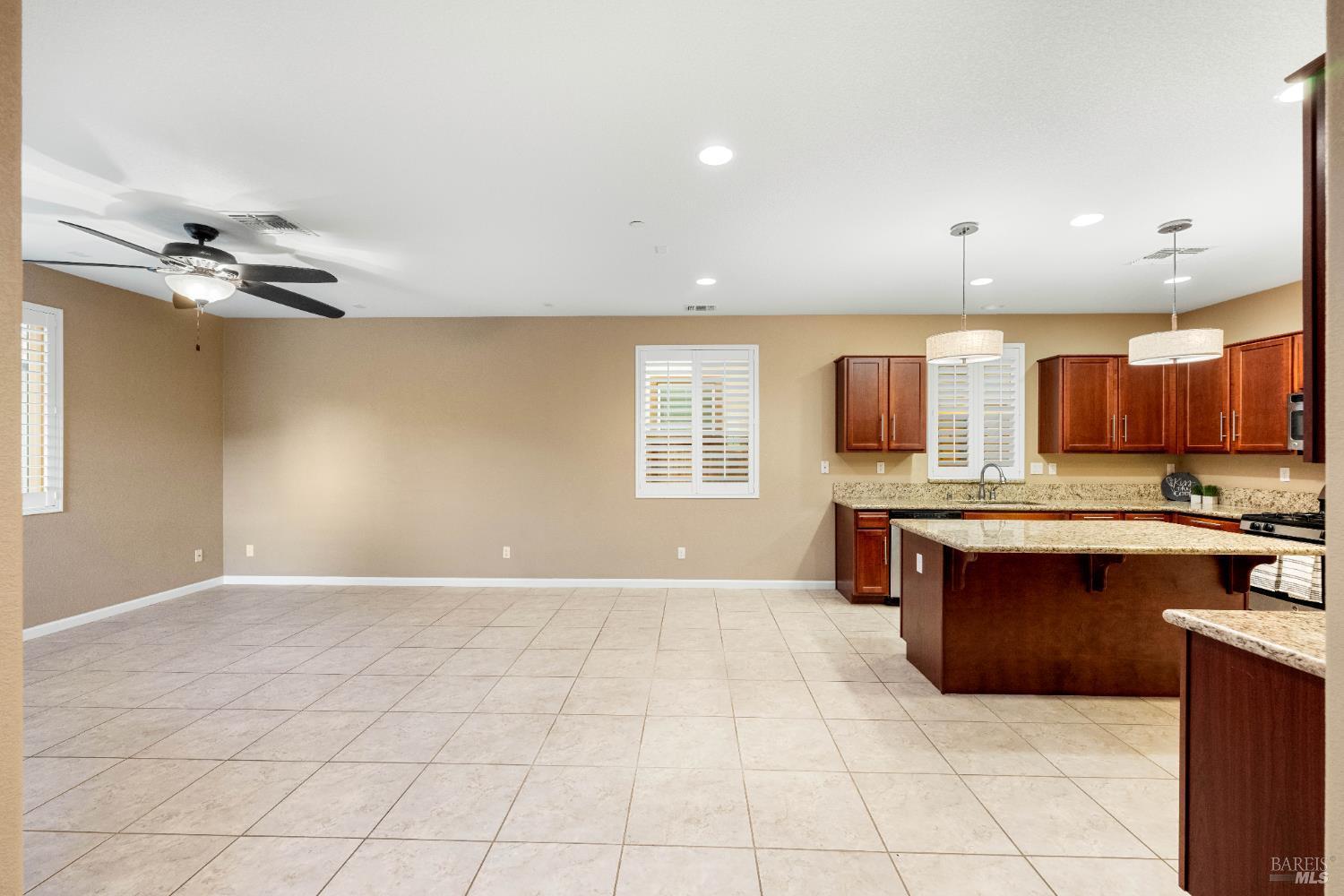 Detail Gallery Image 14 of 51 For 5300 Finkas Ln, Fairfield,  CA 94533 - 3 Beds | 2/1 Baths