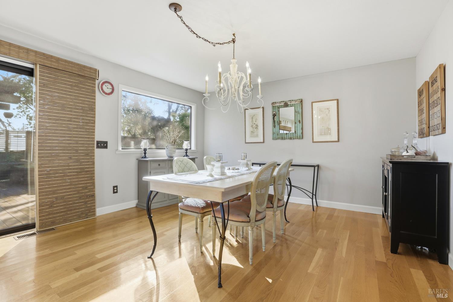 Detail Gallery Image 22 of 39 For 117 Michele Cir, Novato,  CA 94947 - 4 Beds | 3 Baths