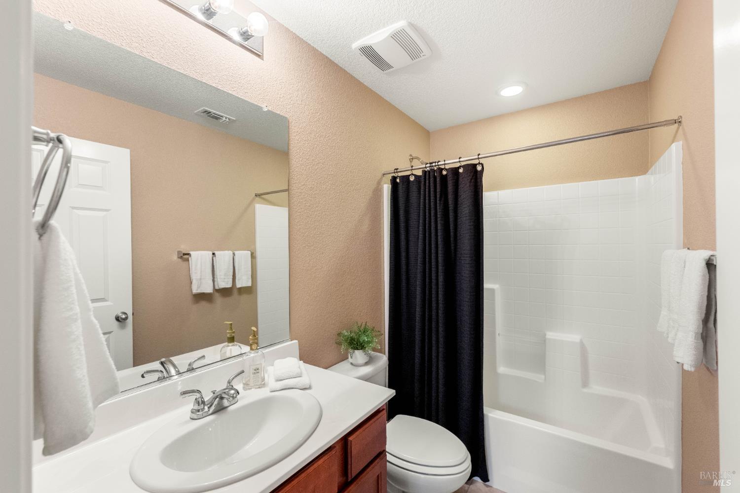 Detail Gallery Image 40 of 51 For 5300 Finkas Ln, Fairfield,  CA 94533 - 3 Beds | 2/1 Baths