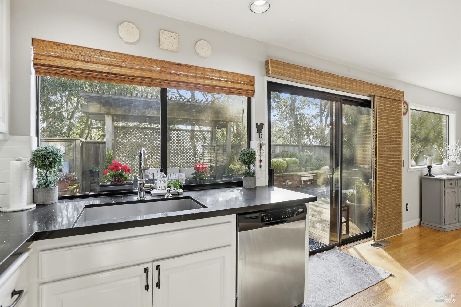 Detail Gallery Image 21 of 39 For 117 Michele Cir, Novato,  CA 94947 - 4 Beds | 3 Baths