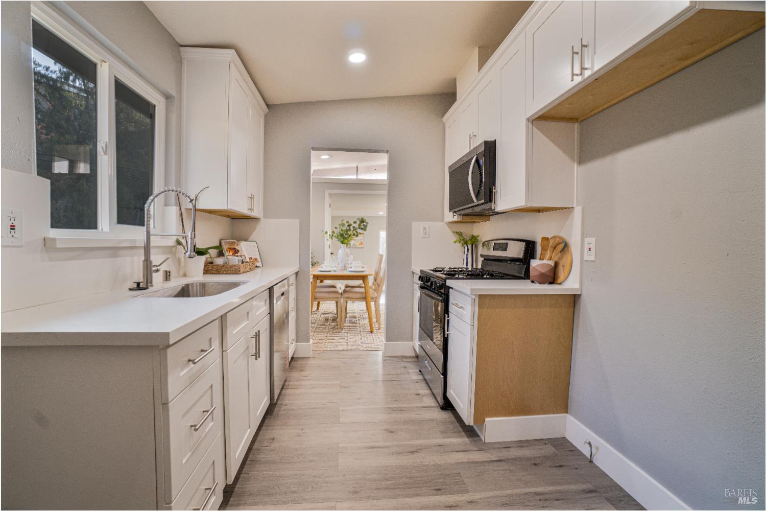 Detail Gallery Image 12 of 31 For 223 Wedgewood Ct, Vallejo,  CA 94591 - 3 Beds | 2 Baths